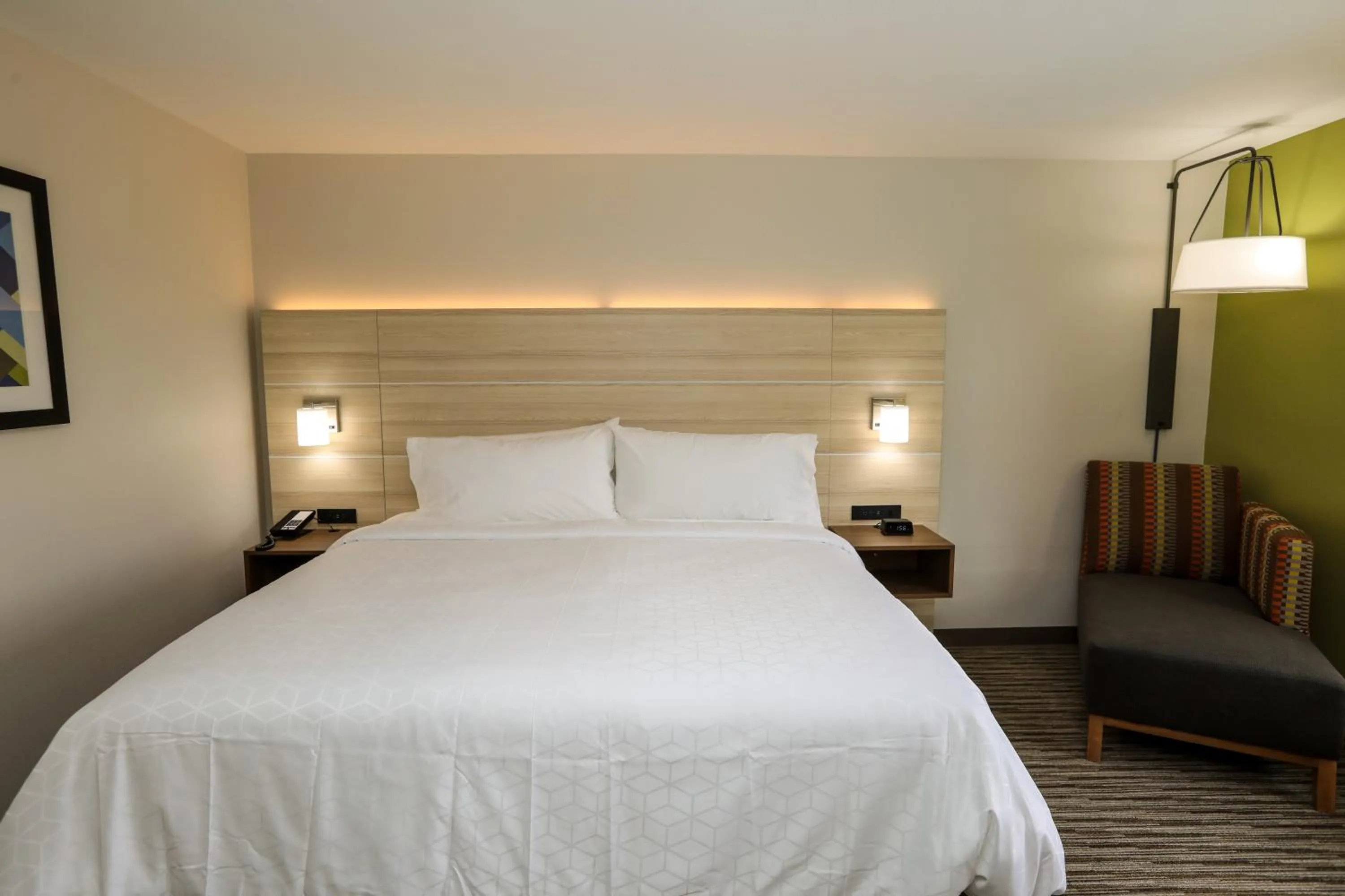 Bedroom, Bed in Holiday Inn Express Hillsboro I-35 by IHG