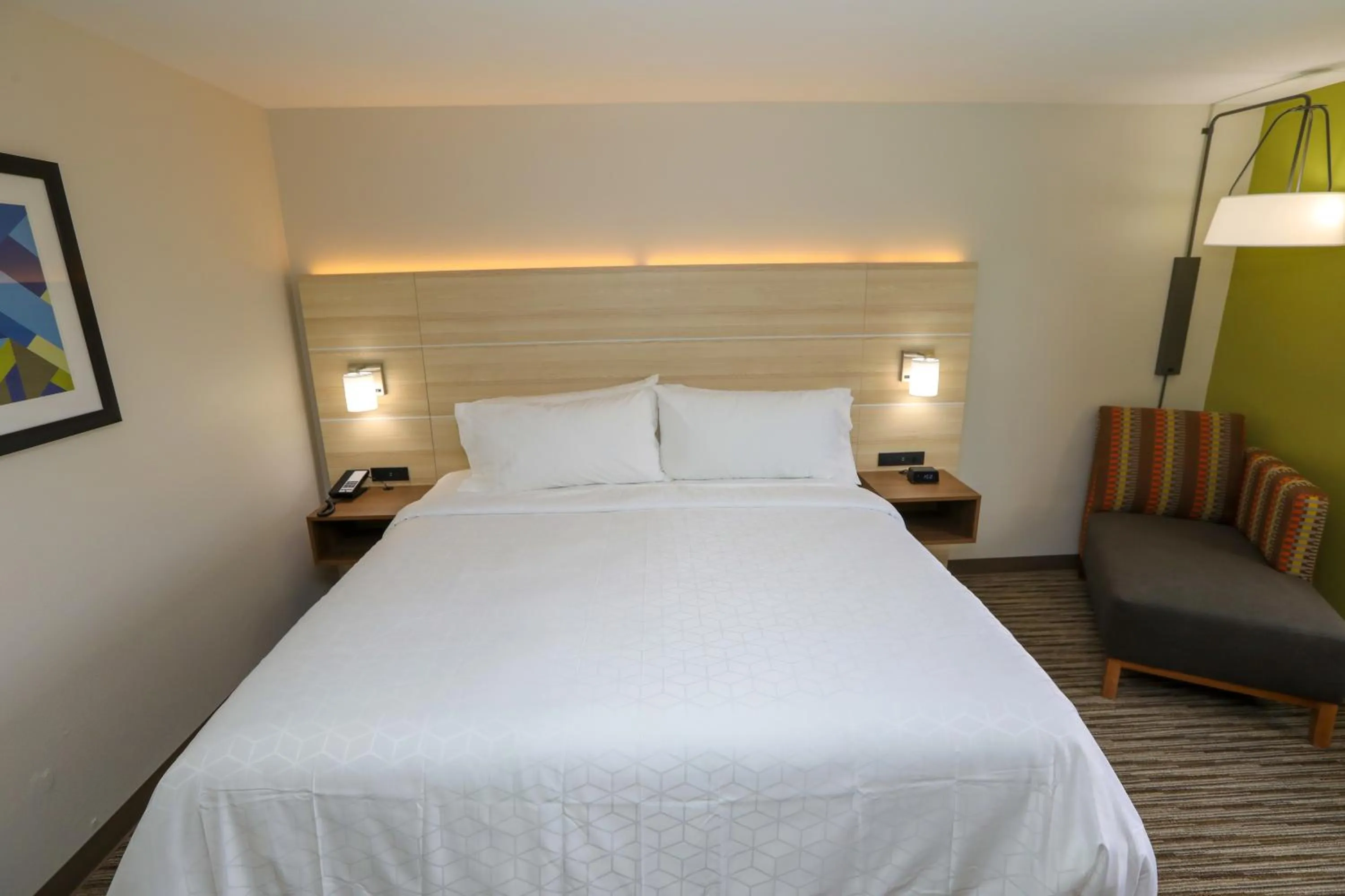 Bedroom, Bed in Holiday Inn Express Hillsboro I-35 by IHG