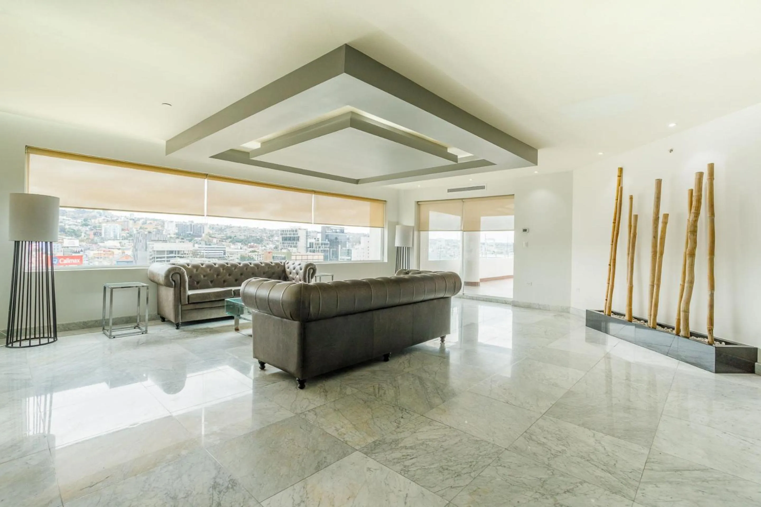 Photo of the whole room in Real Inn Tijuana by Camino Real Hoteles