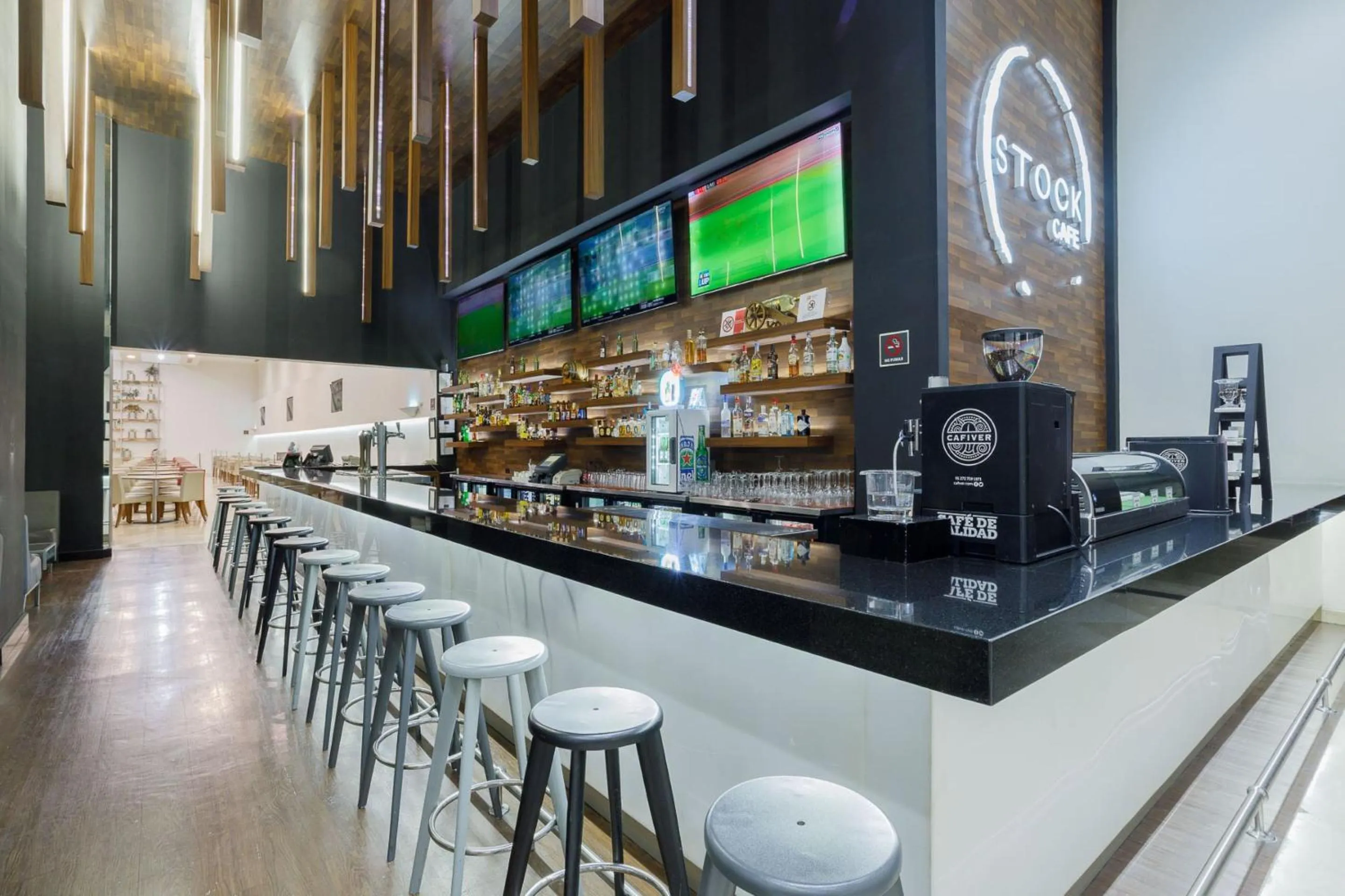 Lounge or bar in Real Inn Tijuana by Camino Real Hoteles