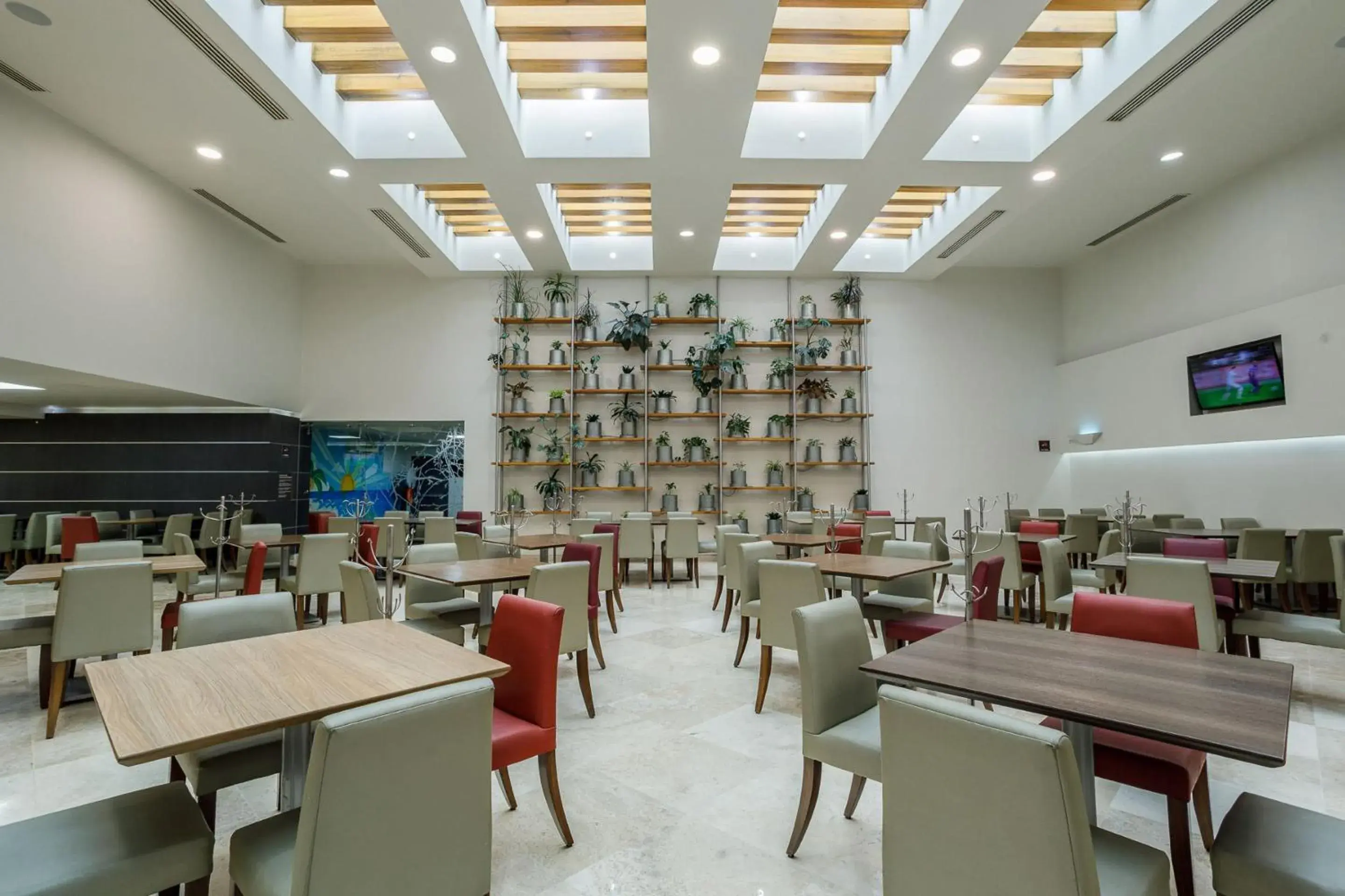 Restaurant/places to eat in Real Inn Tijuana by Camino Real Hoteles Restaurant/places to eat in Real Inn Tijuana by Camino Real Hoteles