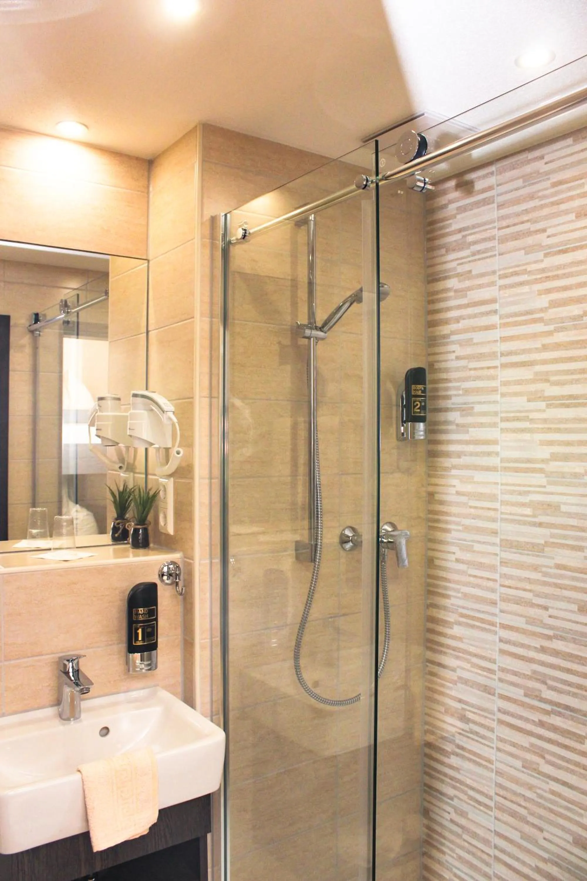 Bathroom in Hotel La Toscana Nähe Europapark und Rulantica