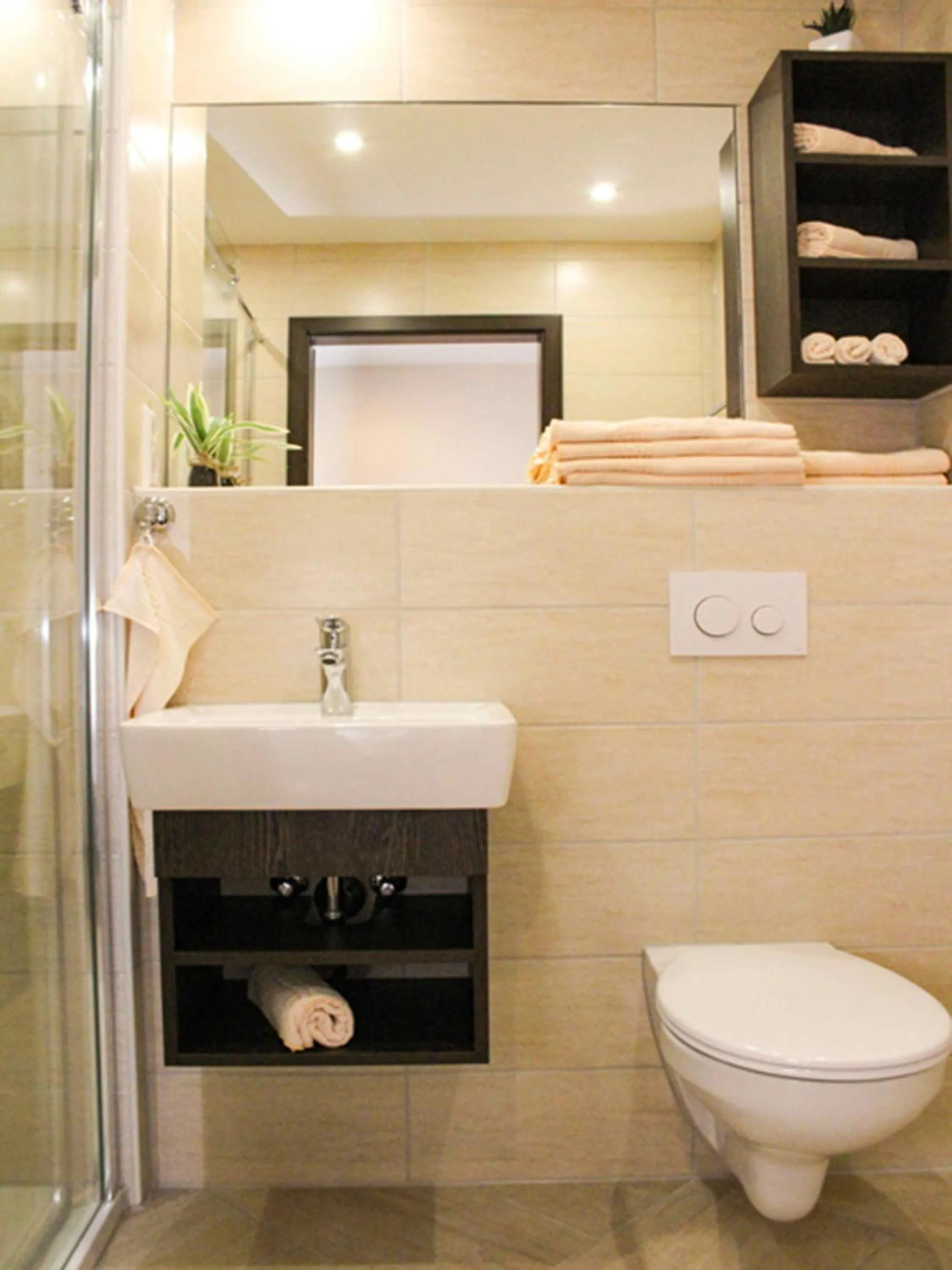 Toilet in Hotel La Toscana Nähe Europapark und Rulantica