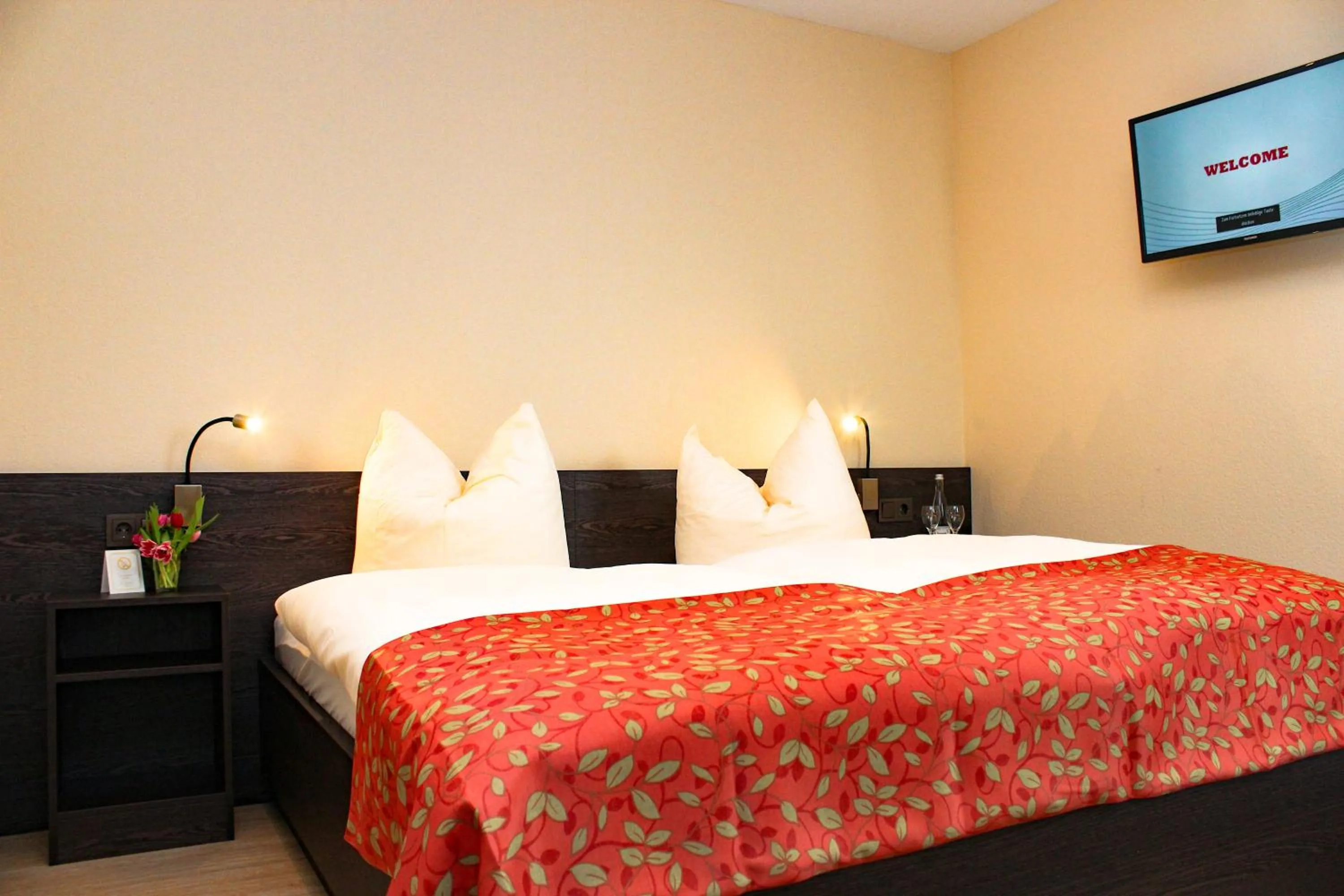 Photo of the whole room, Bed in Hotel La Toscana Nähe Europapark und Rulantica