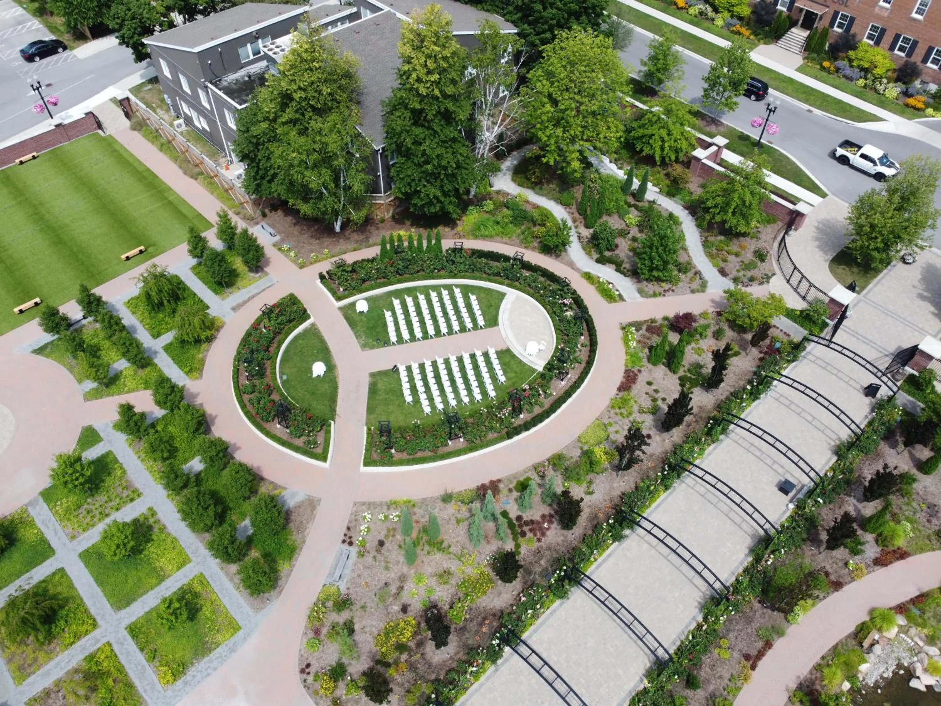 Garden in Pillar and Post Inn & Spa