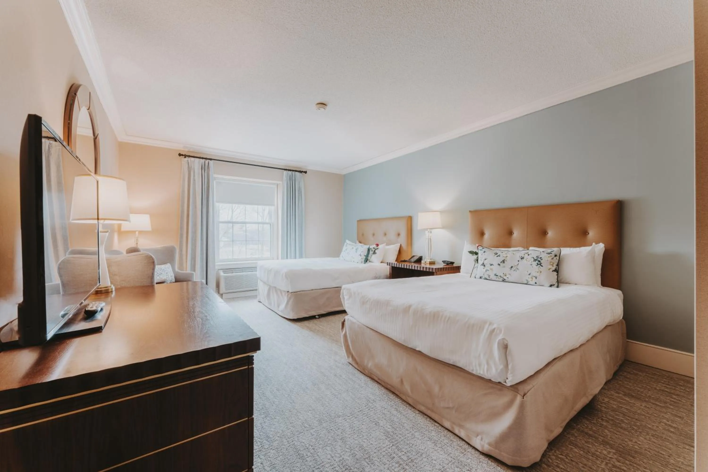 Bed in Queens Landing