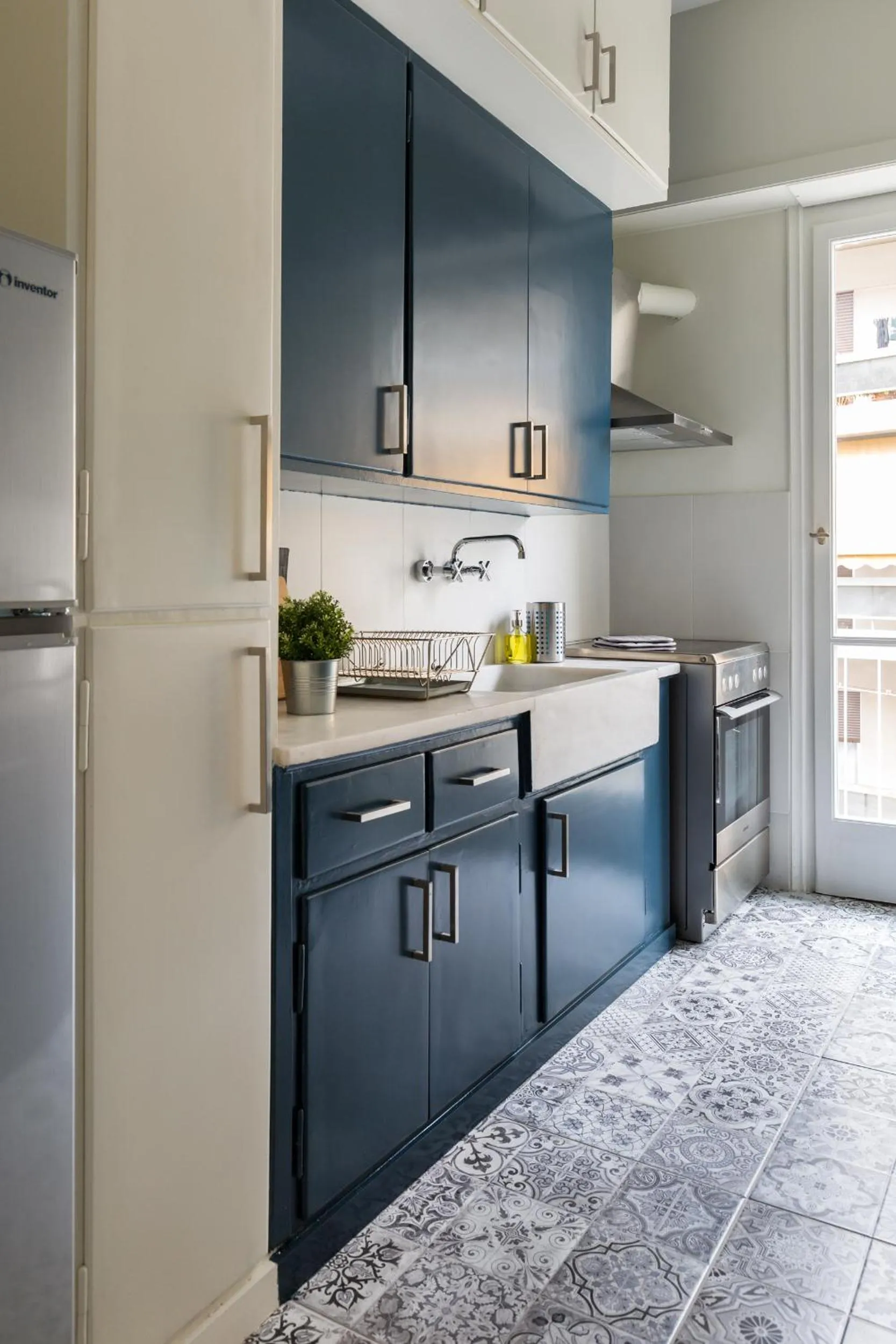 Kitchen or kitchenette in Acropolis Core Bright & Modern Apartment by UPSTREET