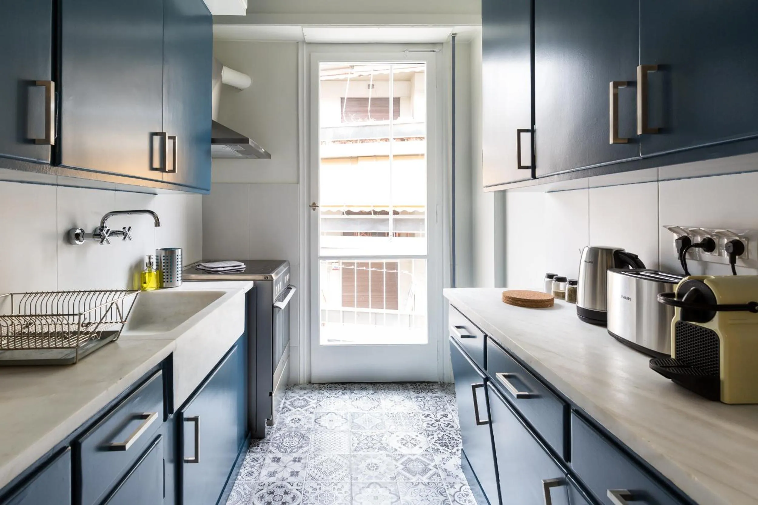 Kitchen or kitchenette in Acropolis Core Bright & Modern Apartment by UPSTREET