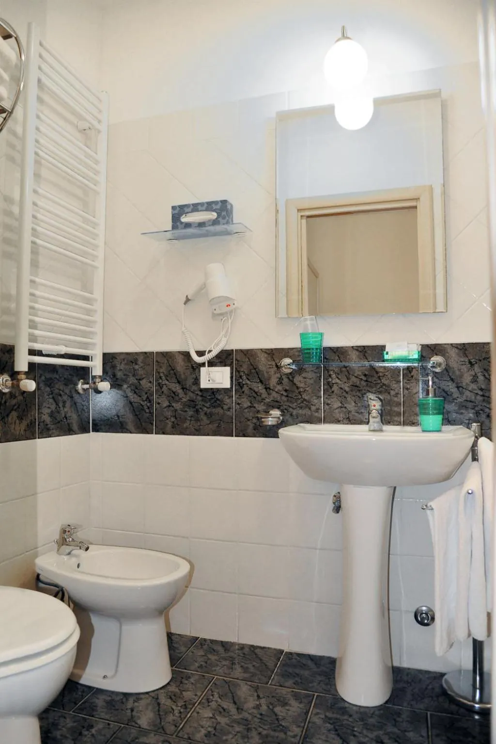 Bathroom in Locanda al Viminale