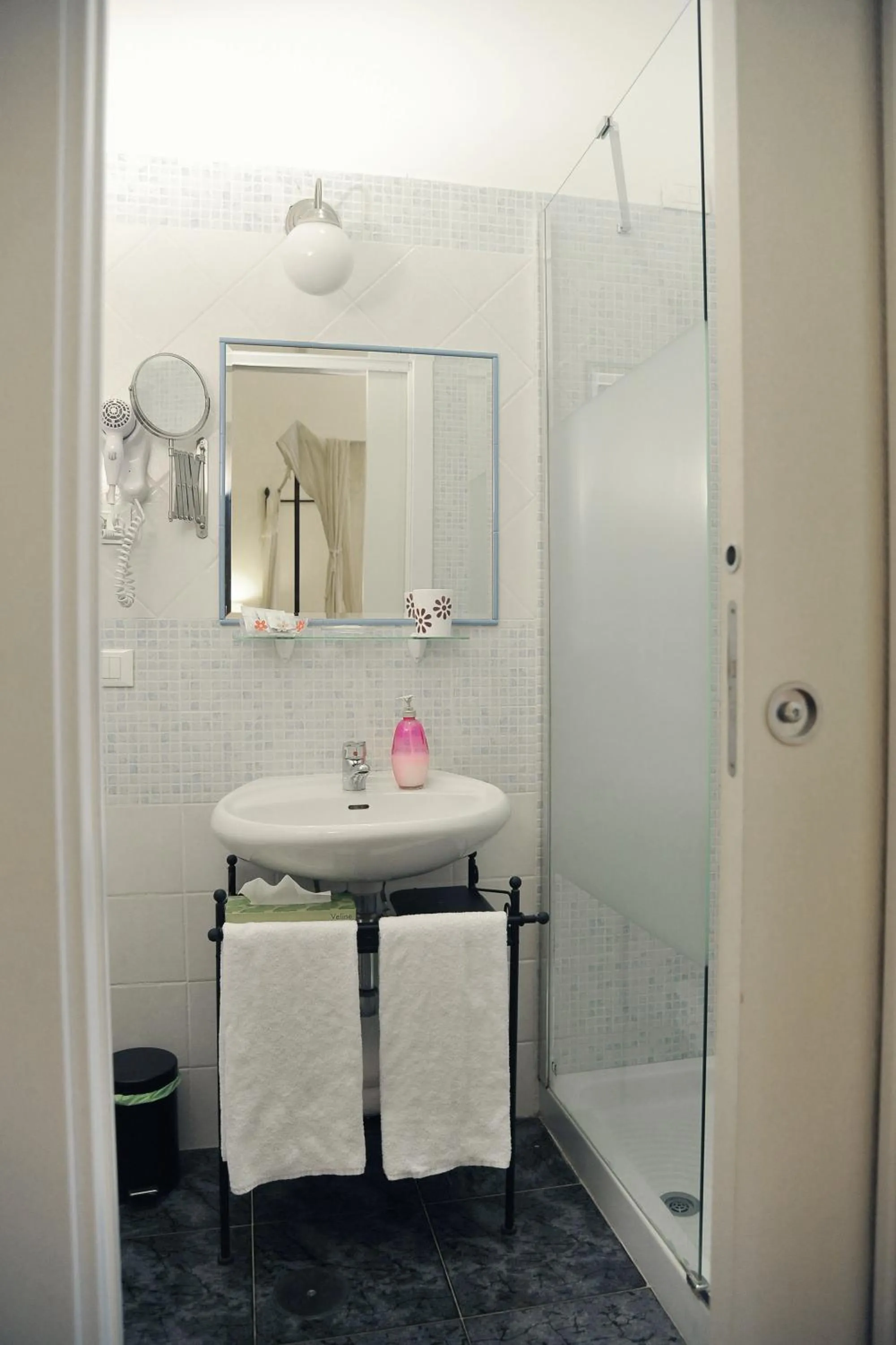 Bathroom in Locanda al Viminale