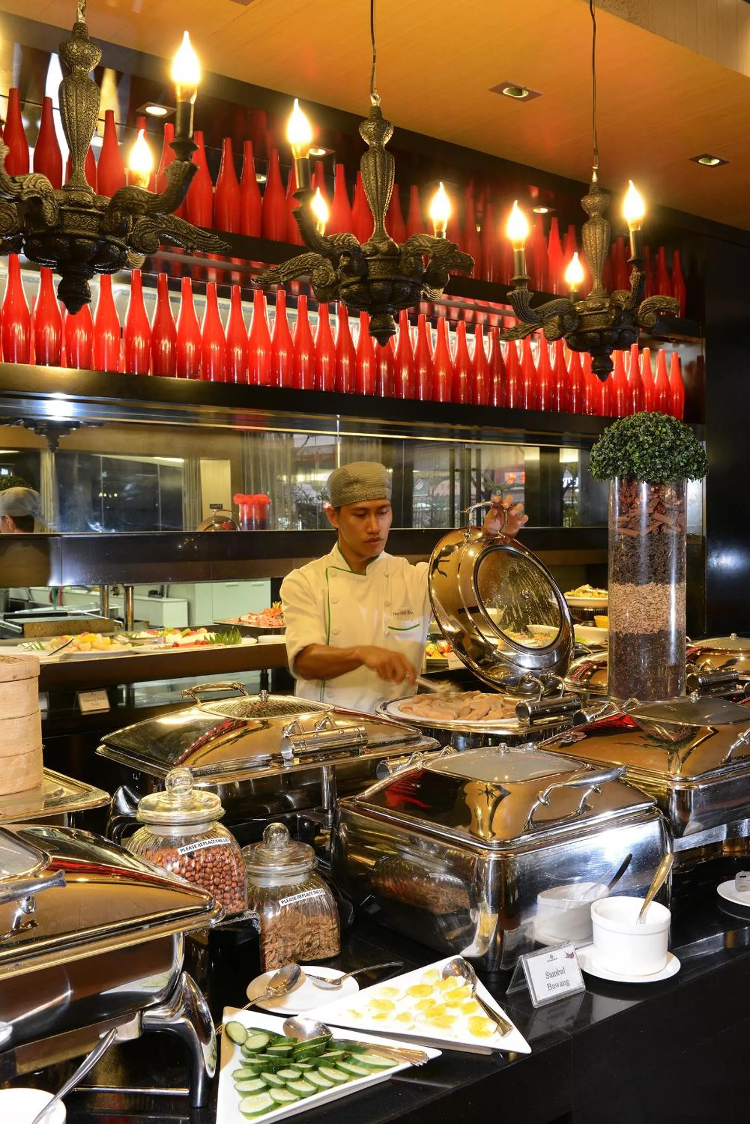 Restaurant/places to eat in Horizon Hotel