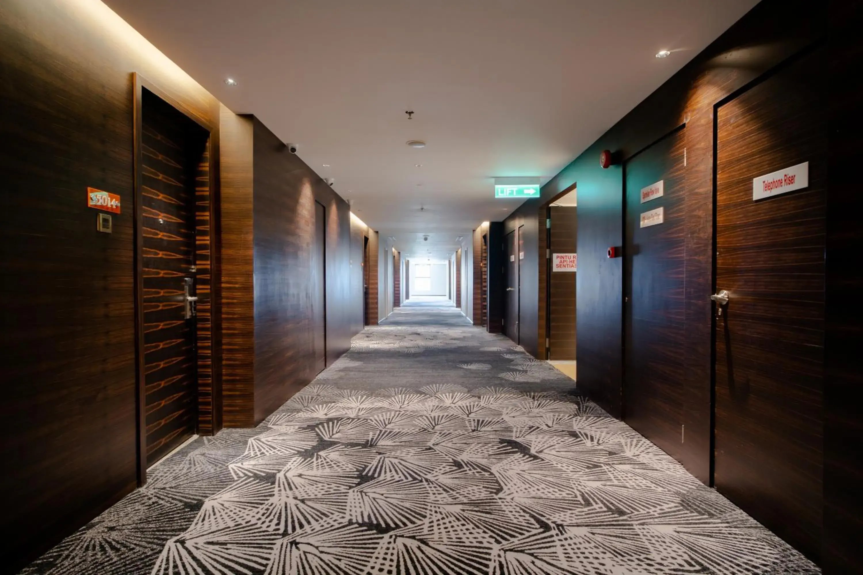 Property building, Bed in Horizon Hotel Property building, Bed in Horizon Hotel