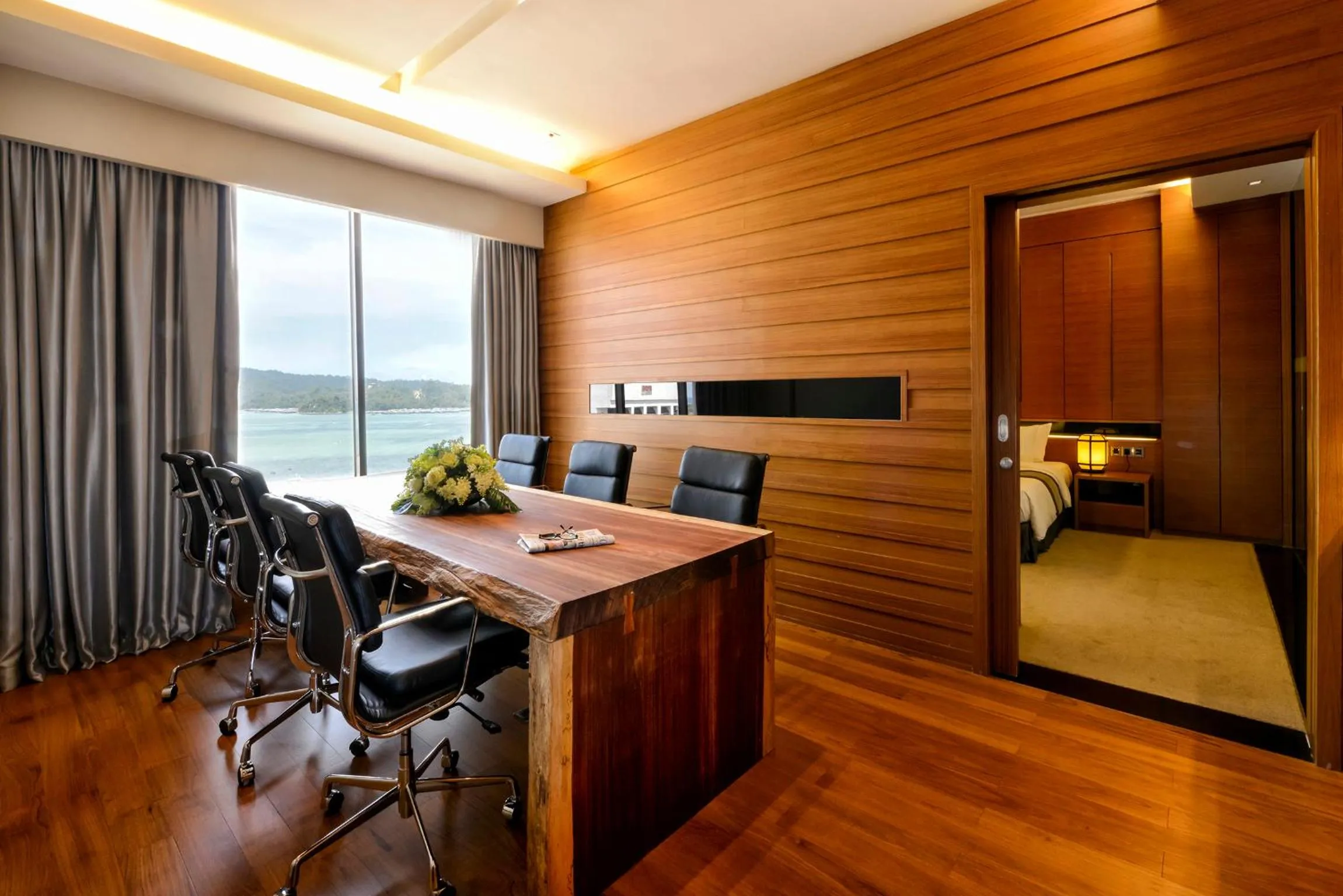 Business facilities in Horizon Hotel