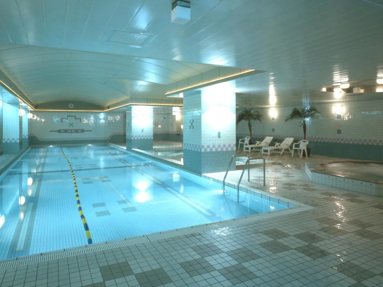 Swimming pool in Noboribetsu Manseikaku