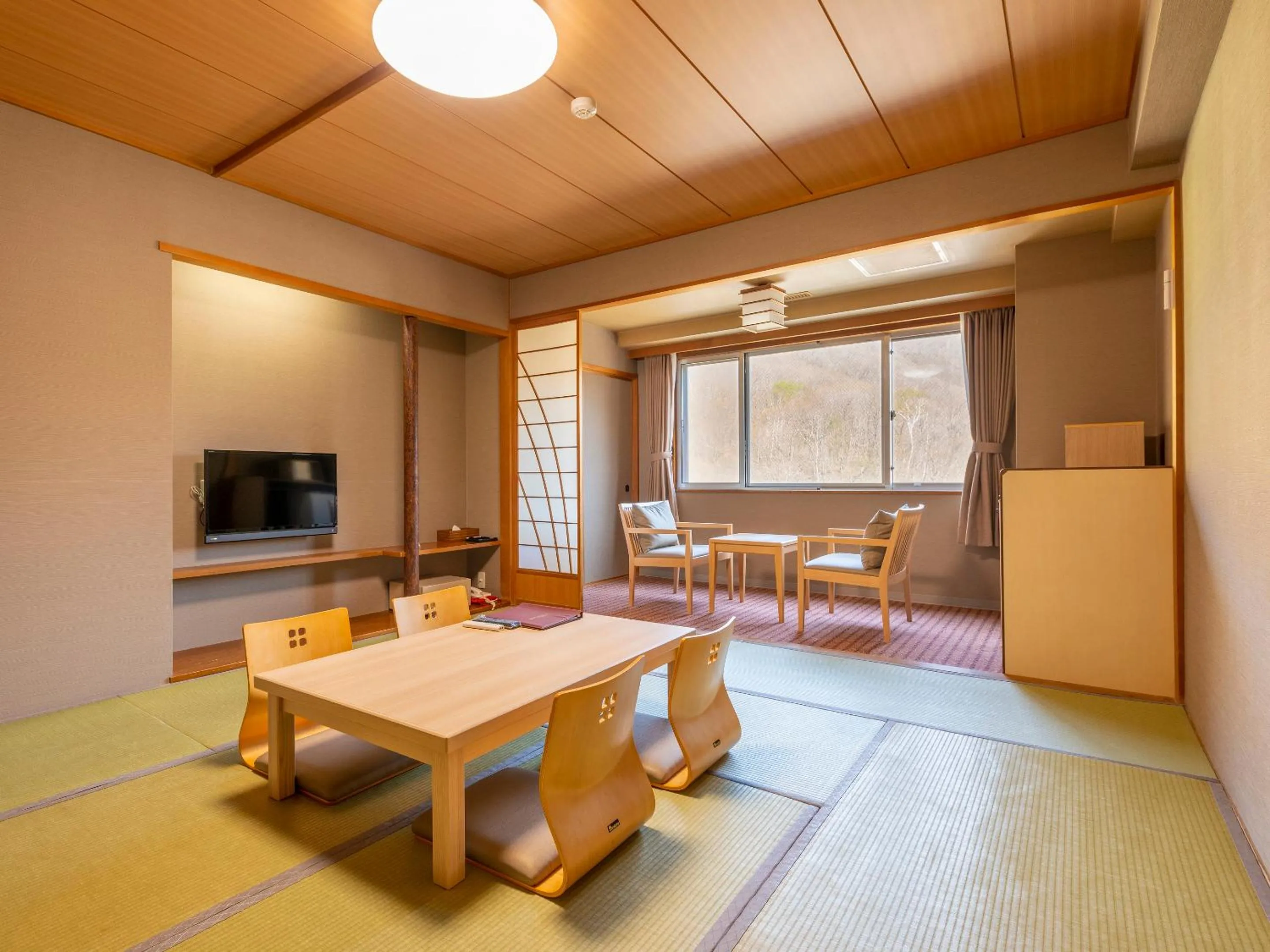 Photo of the whole room in Noboribetsu Manseikaku