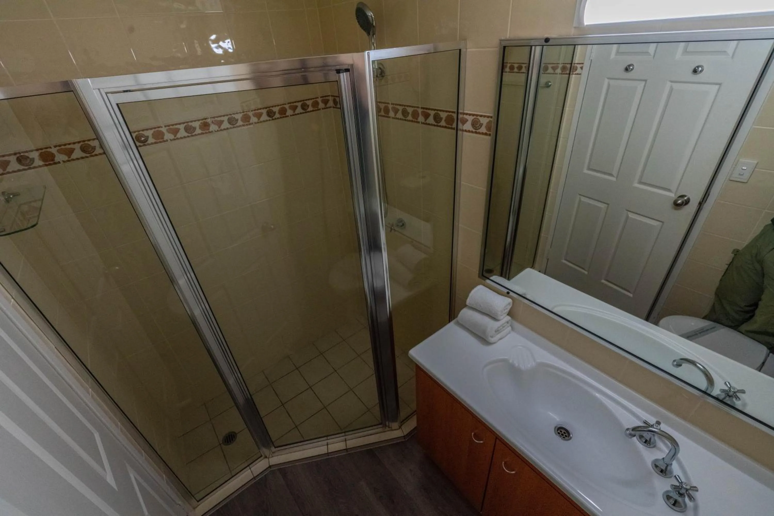 Bathroom in Boulevard North Holiday Apartments