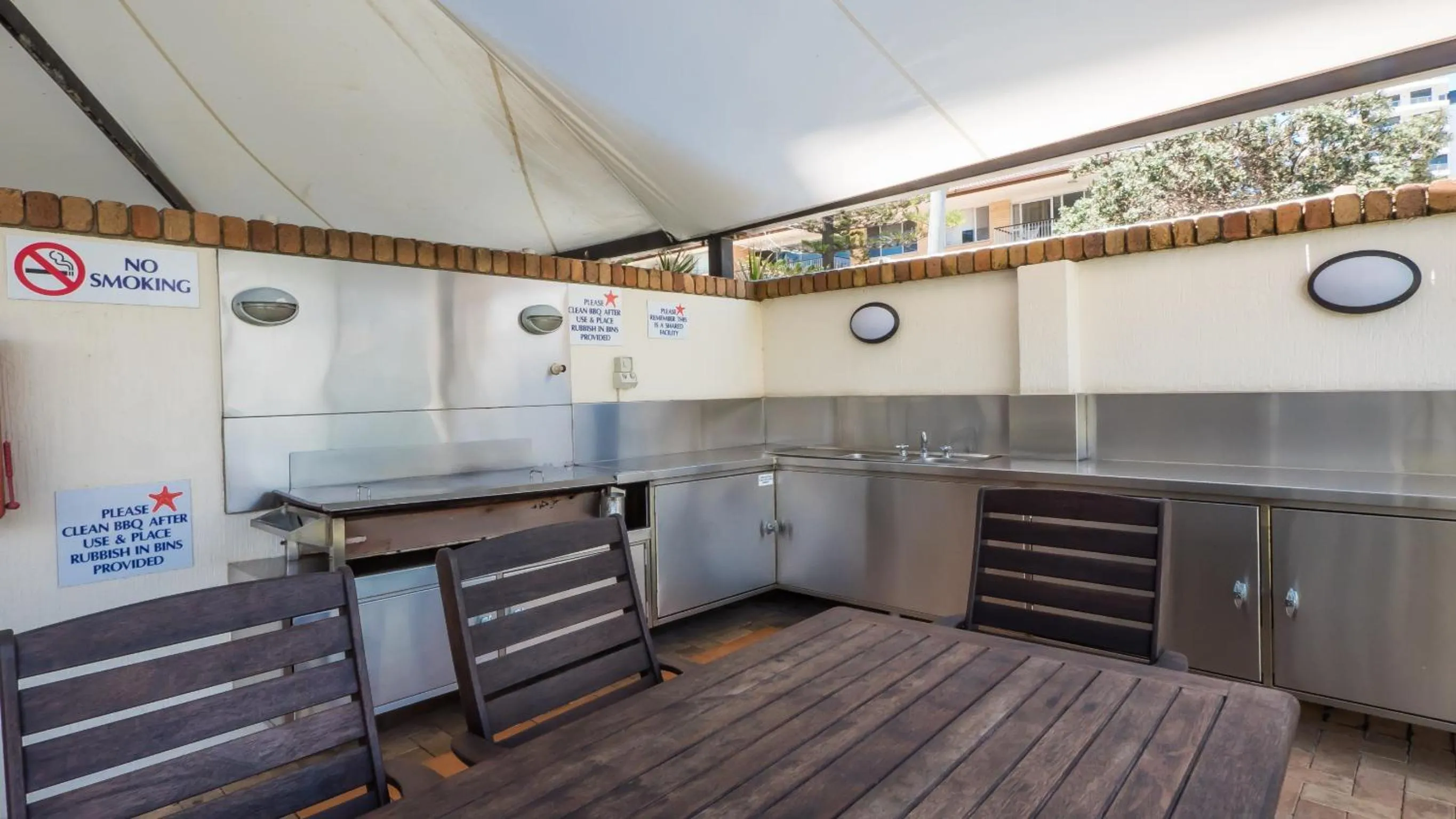 BBQ facilities in Boulevard North Holiday Apartments