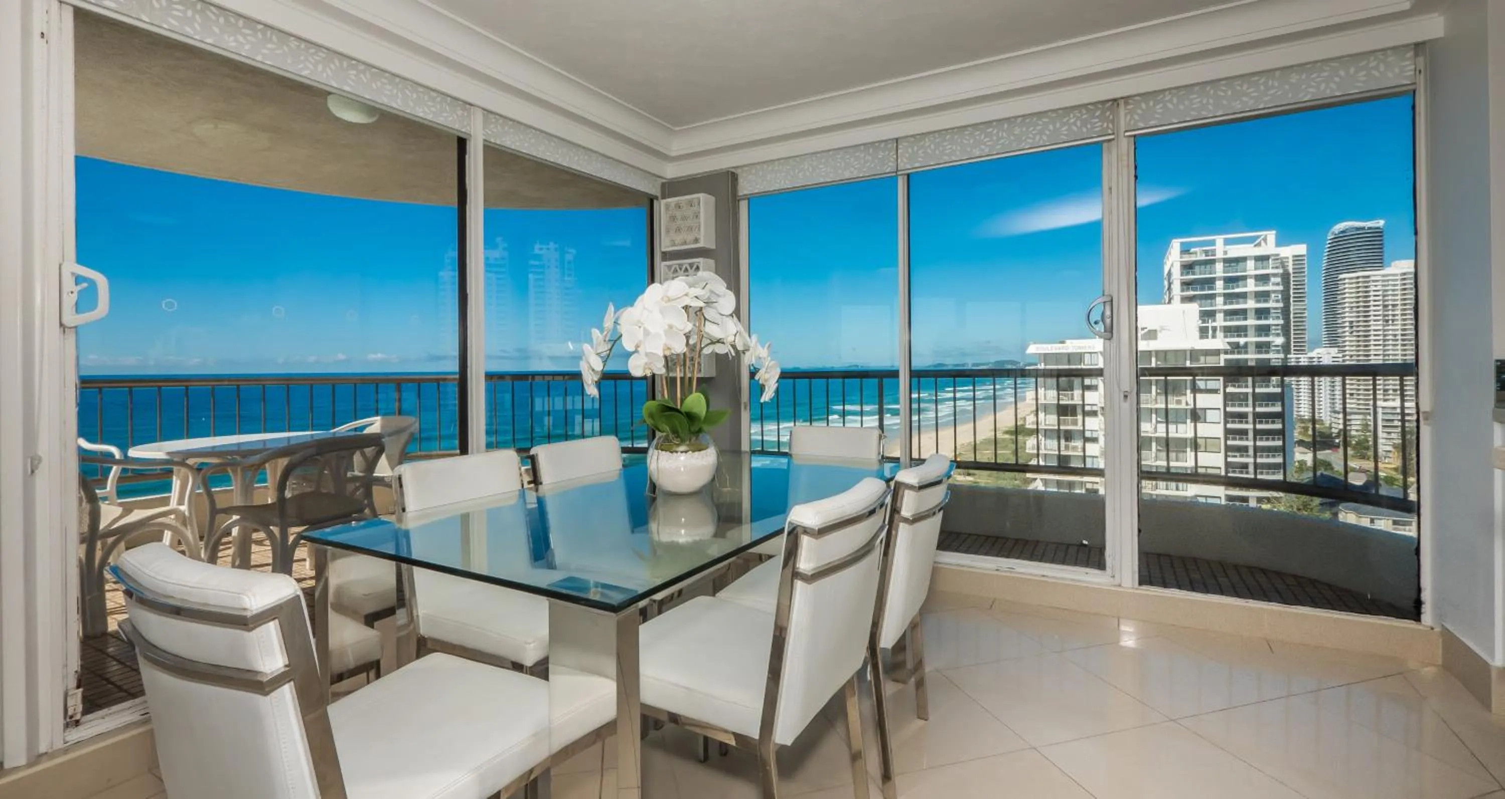 Dining area in Boulevard North Holiday Apartments