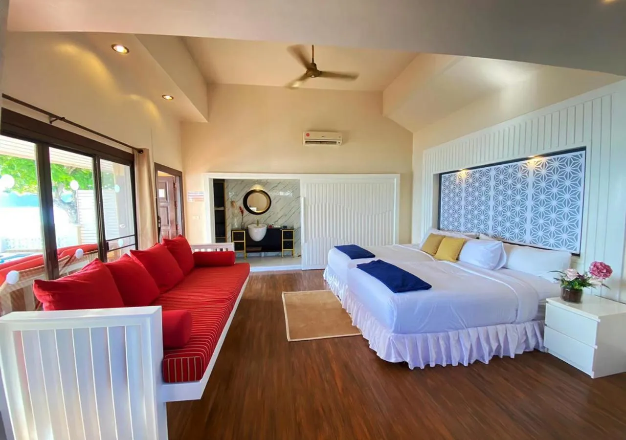 Bed in Koh Hai Fantasy Resort & Spa