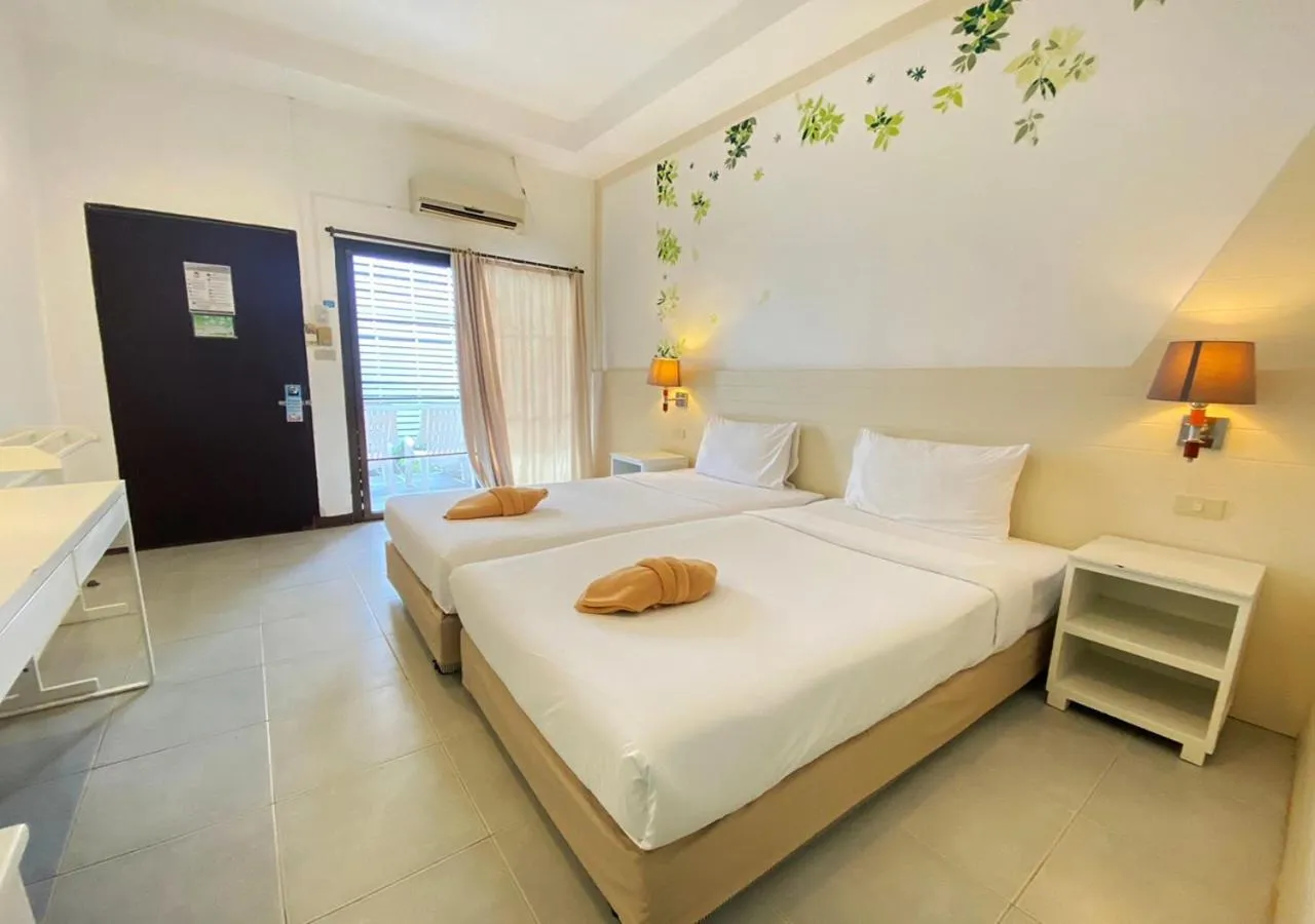 Bed in Koh Hai Fantasy Resort & Spa