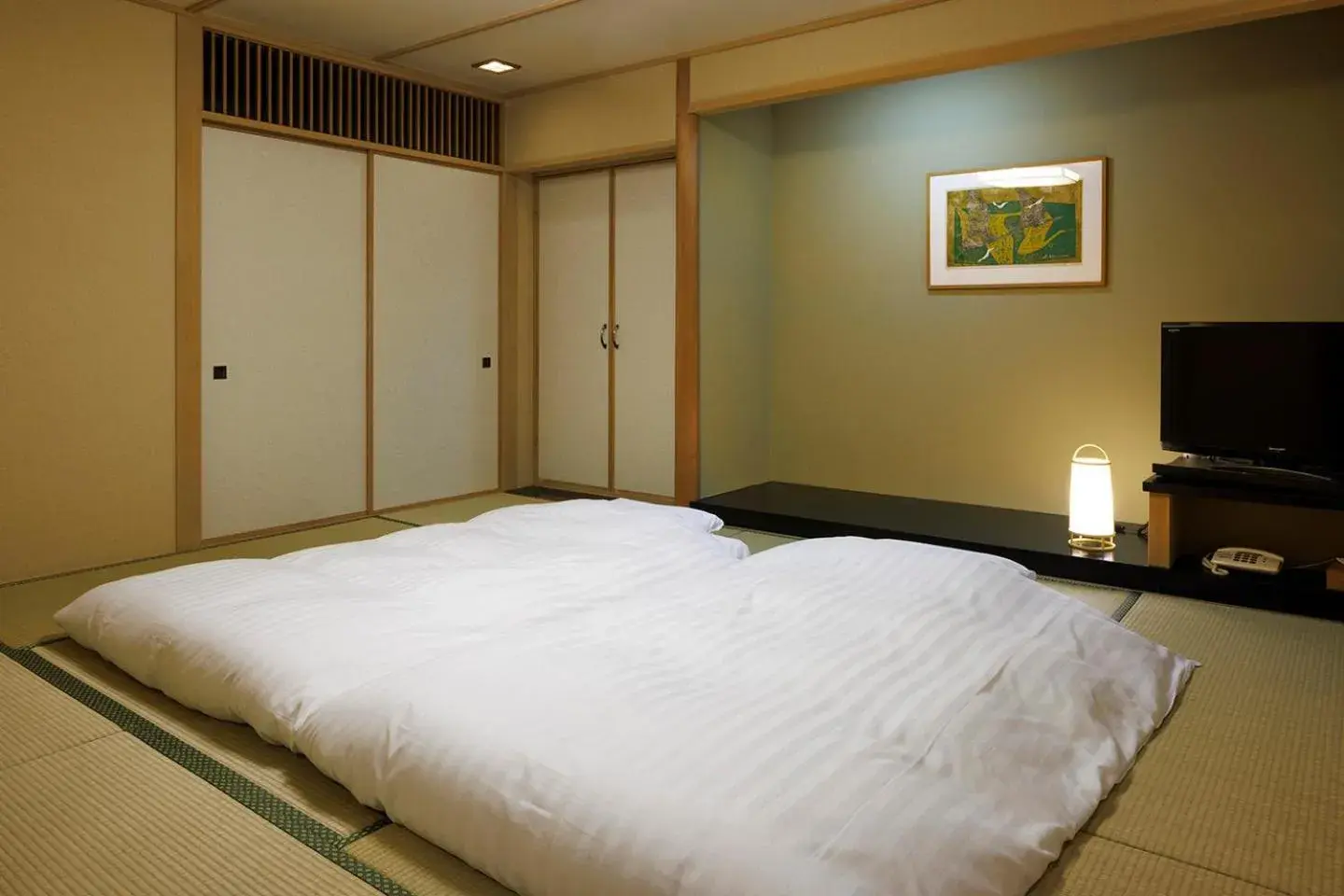 Photo of the whole room, Bed in Yumoto Fujiya Hotel Photo of the whole room, Bed in Yumoto Fujiya Hotel
