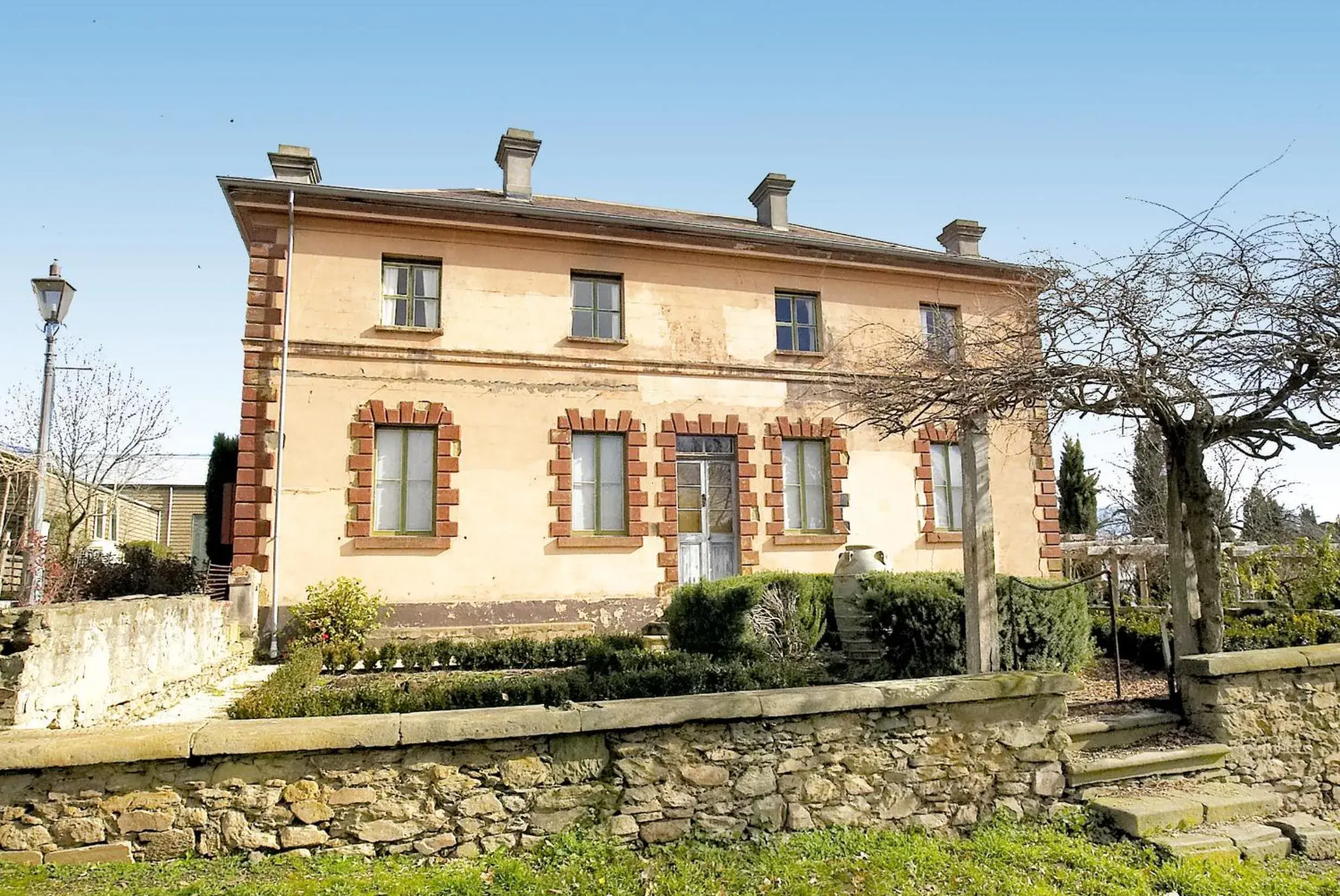 Facade/entrance in Mineral Springs Hotel Hepburn Facade/entrance in Mineral Springs Hotel Hepburn