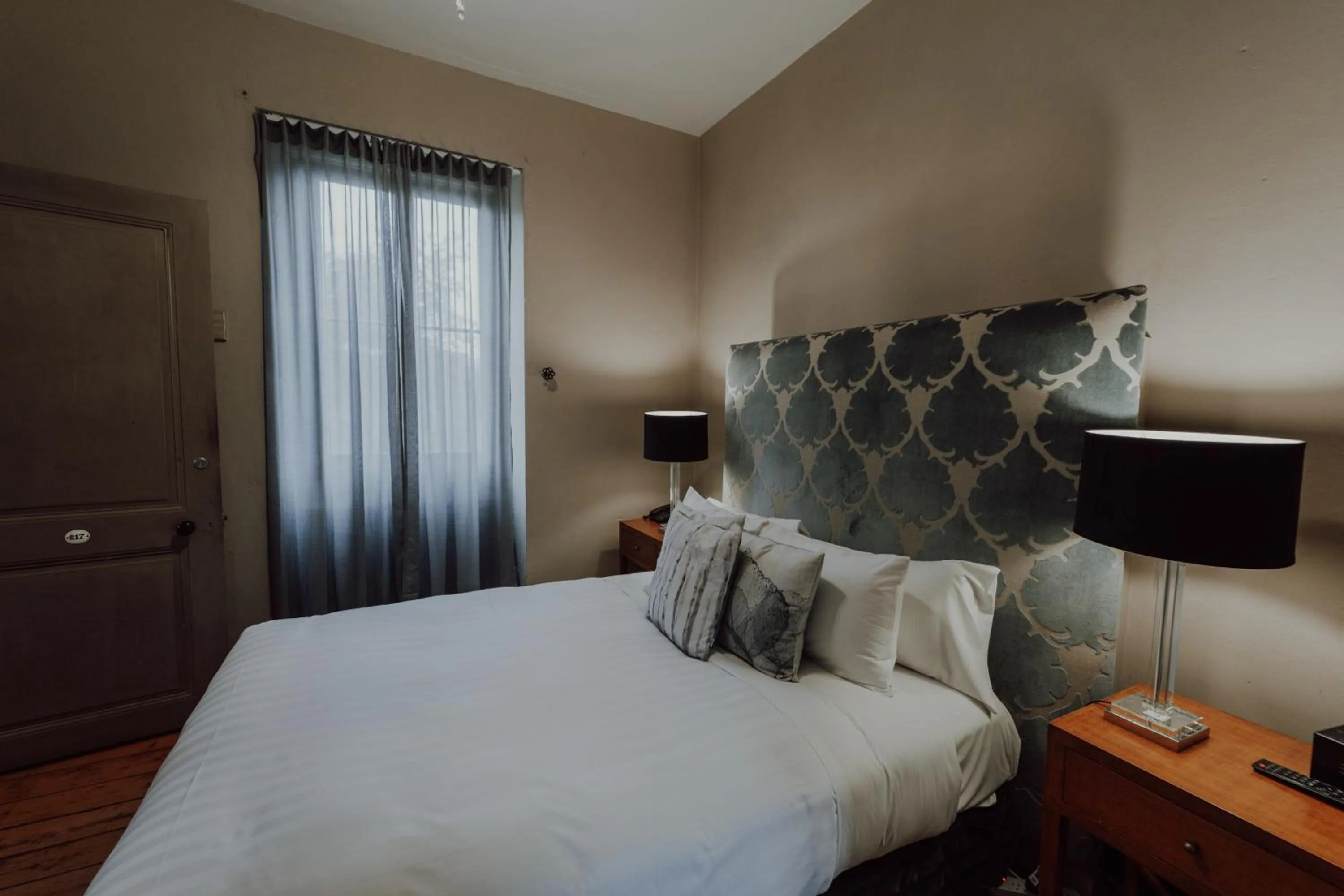 Bed in Mineral Springs Hotel Hepburn