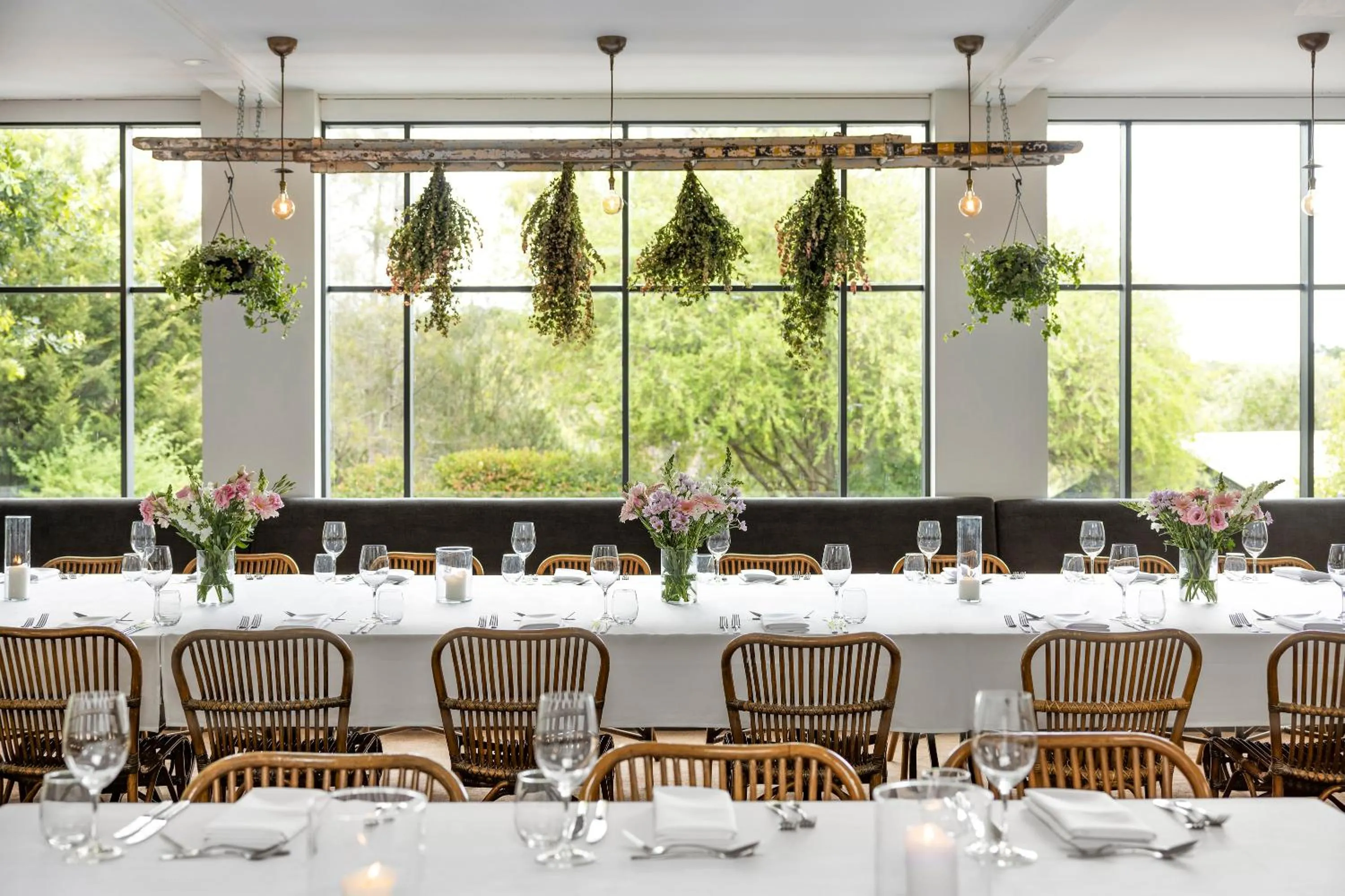 wedding in Mineral Springs Hotel Hepburn