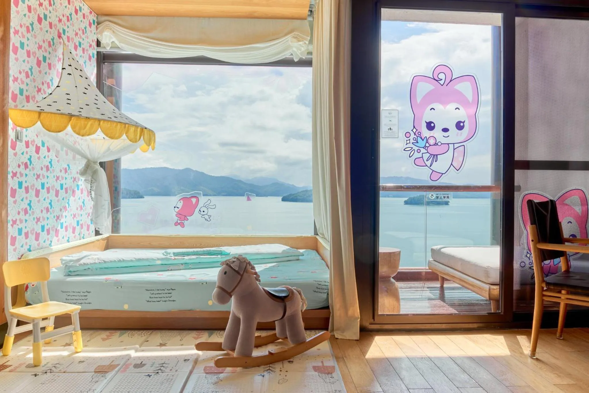 Photo of the whole room in InterContinental One Thousand Island Lake Resort, an IHG Hotel