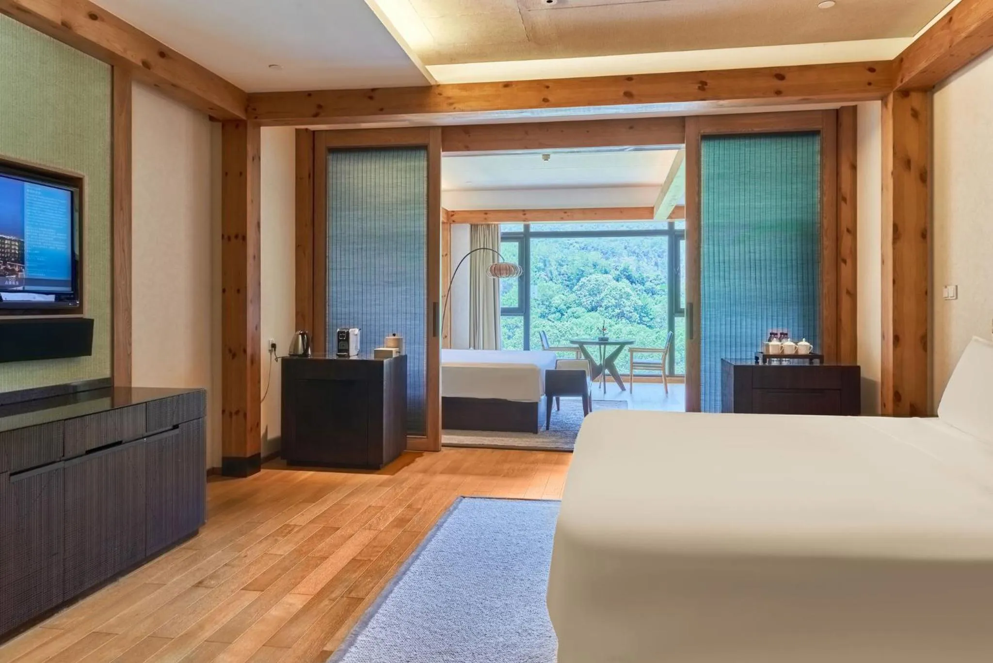 Photo of the whole room, Bed in InterContinental One Thousand Island Lake Resort, an IHG Hotel