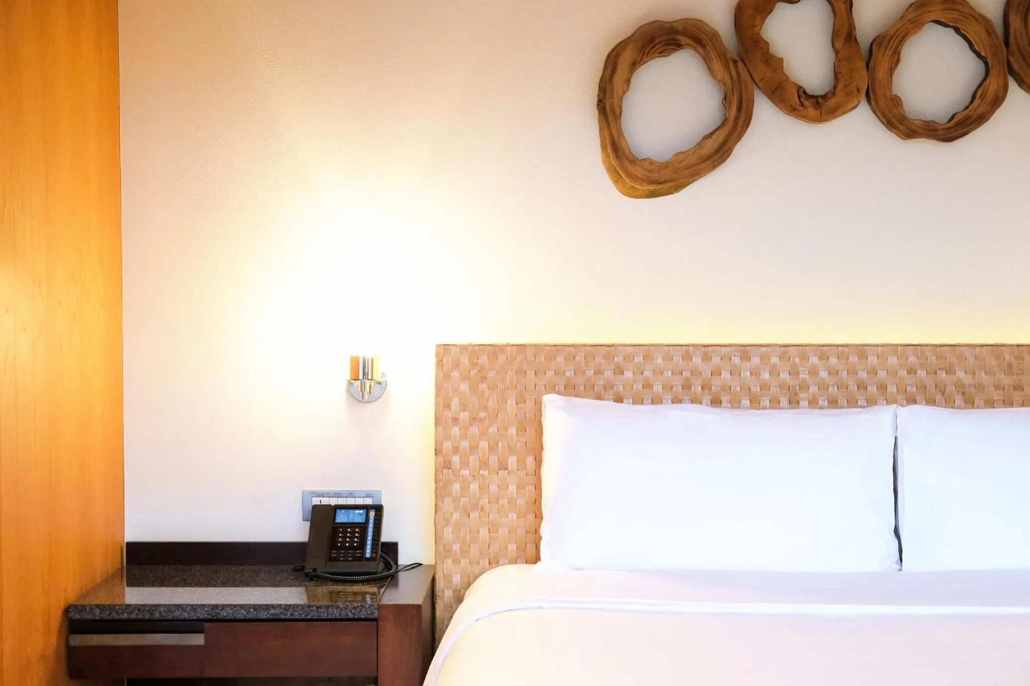 Photo of the whole room, Bed in InterContinental One Thousand Island Lake Resort, an IHG Hotel