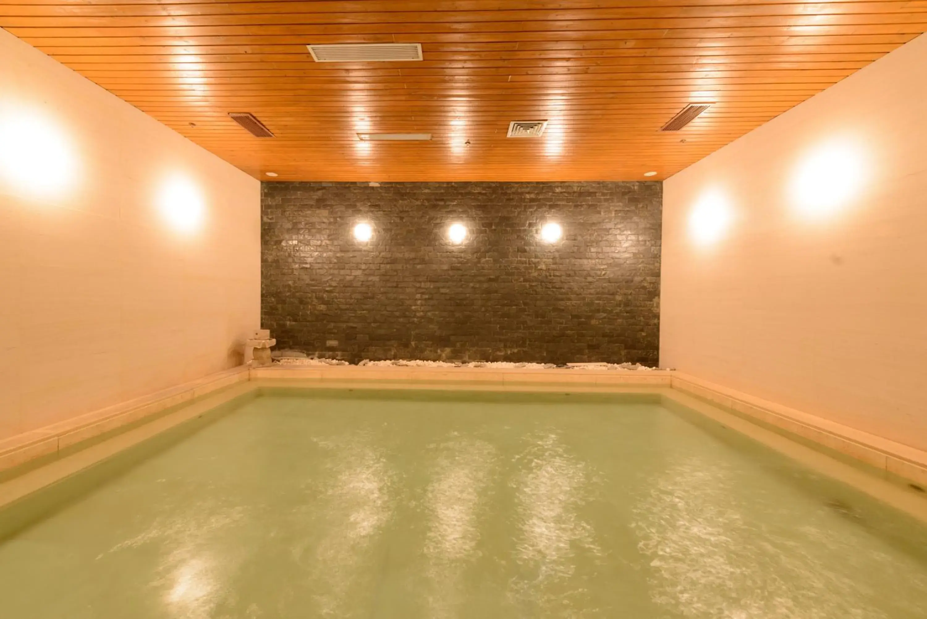 Pool view in 广州友和酒店Yuwa Hotel-Free Shuttle Bus to Canton Fair Complex DuringCanton Fair Period Pool view in 广州友和酒店Yuwa Hotel-Free Shuttle Bus to Canton Fair Complex DuringCanton Fair Period