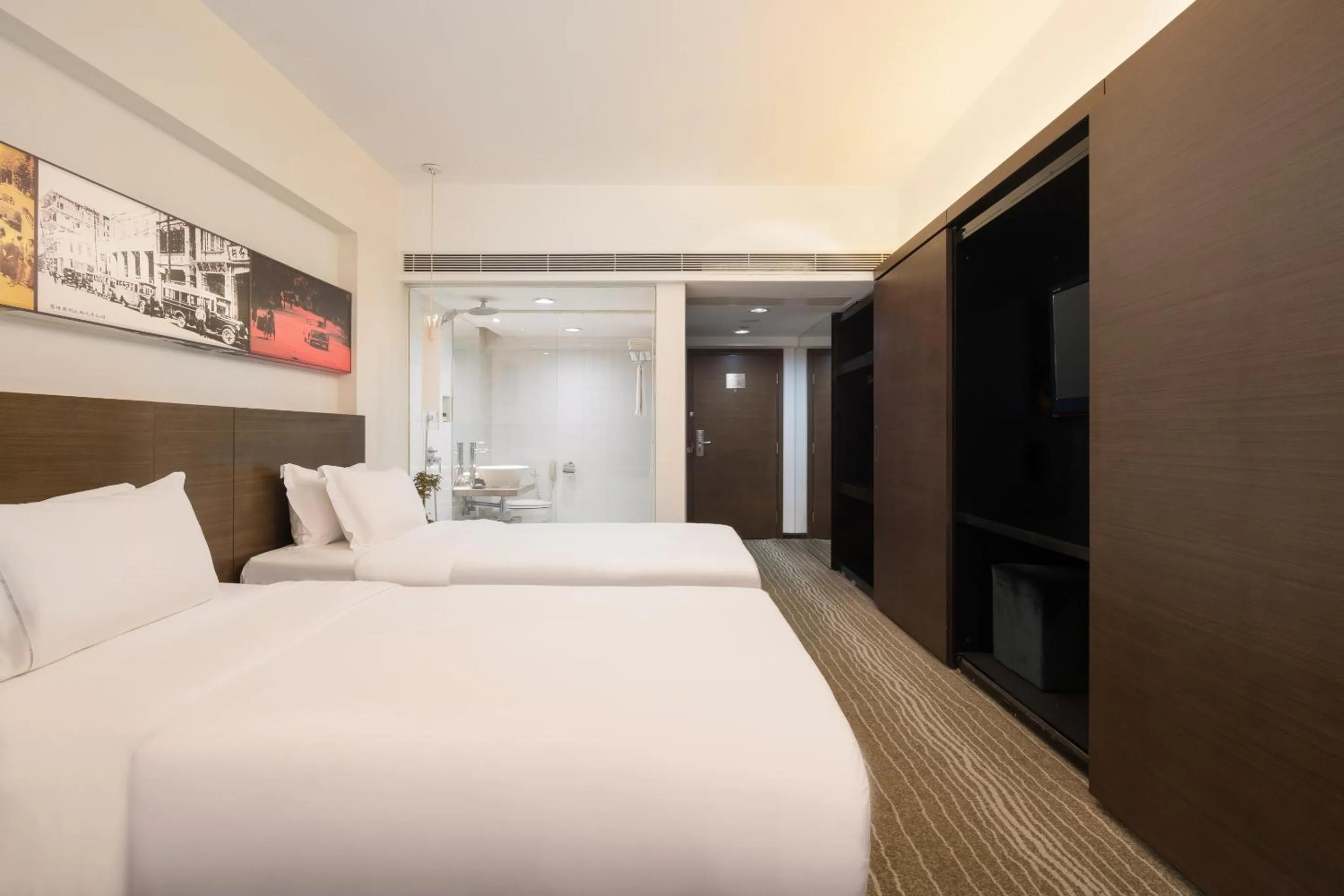 Photo of the whole room, Bed in 广州友和酒店Yuwa Hotel-Free Shuttle Bus to Canton Fair Complex DuringCanton Fair Period