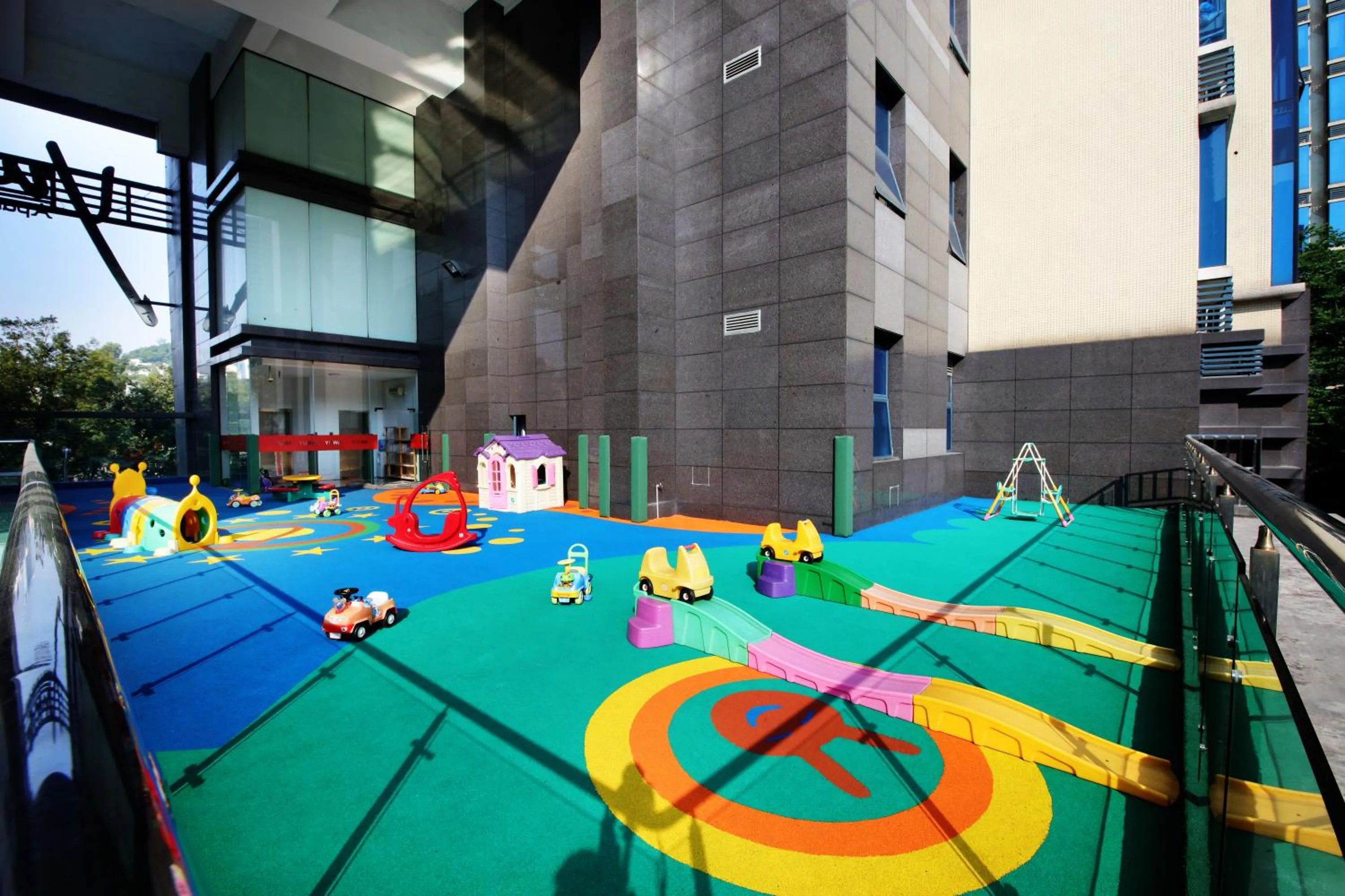 Balcony/Terrace in 广州友和酒店Yuwa Hotel-Free Shuttle Bus to Canton Fair Complex DuringCanton Fair Period