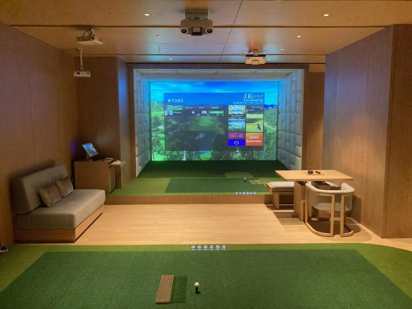 Golfcourse in 广州友和酒店Yuwa Hotel-Free Shuttle Bus to Canton Fair Complex DuringCanton Fair Period