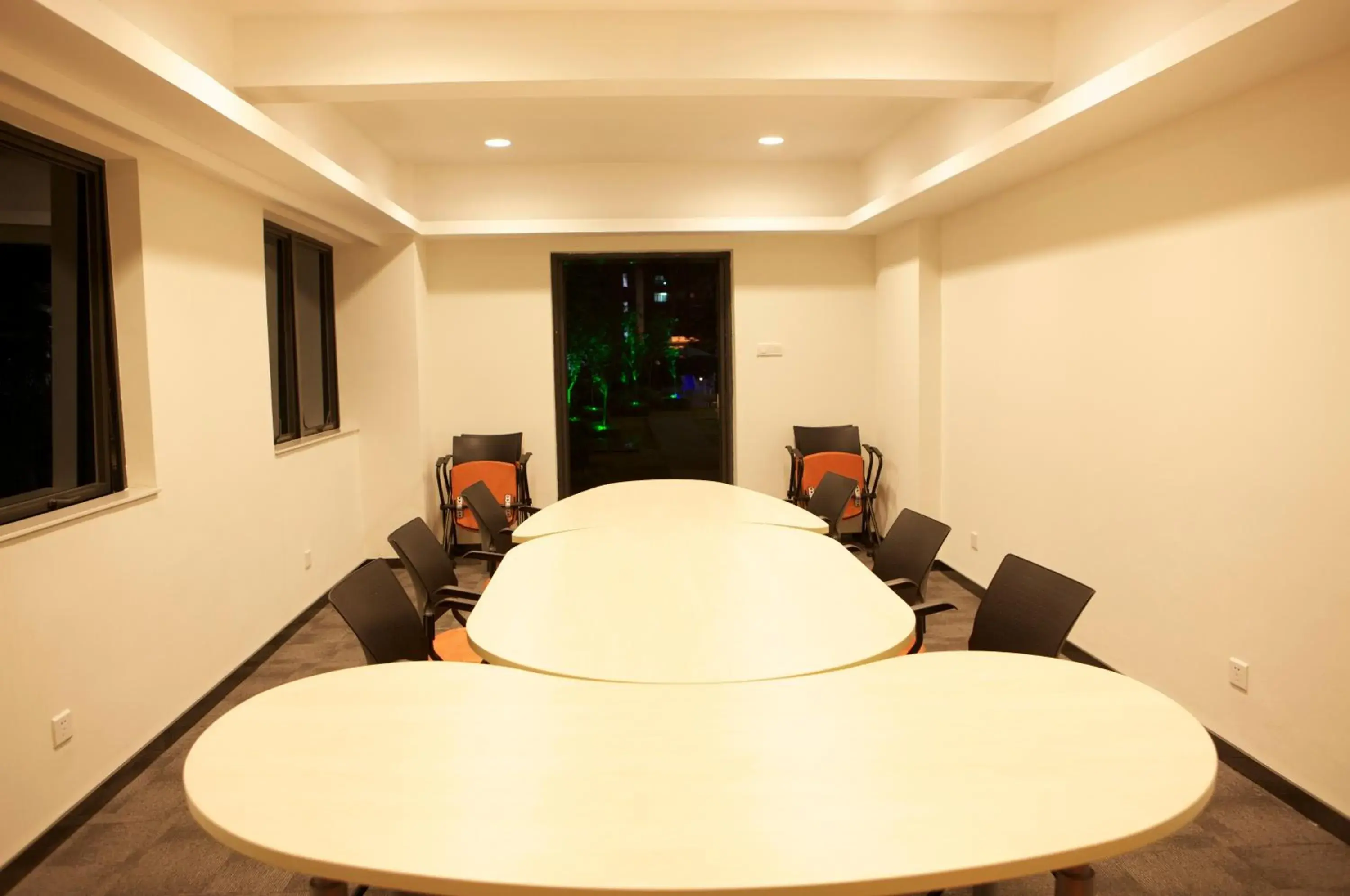 Business facilities, Dining Area in Yuwa Hotel