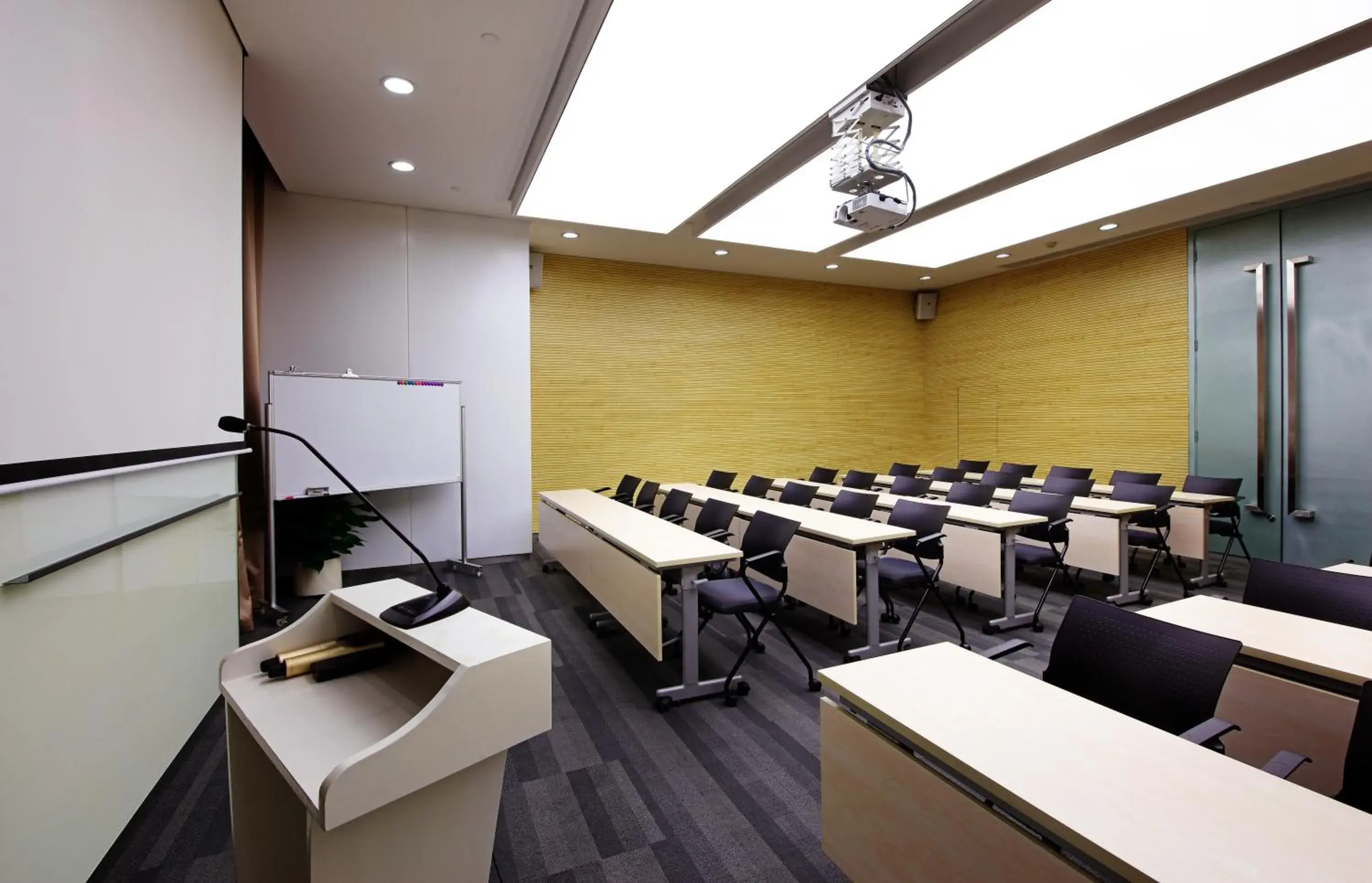 Meeting/conference room in Yuwa Hotel