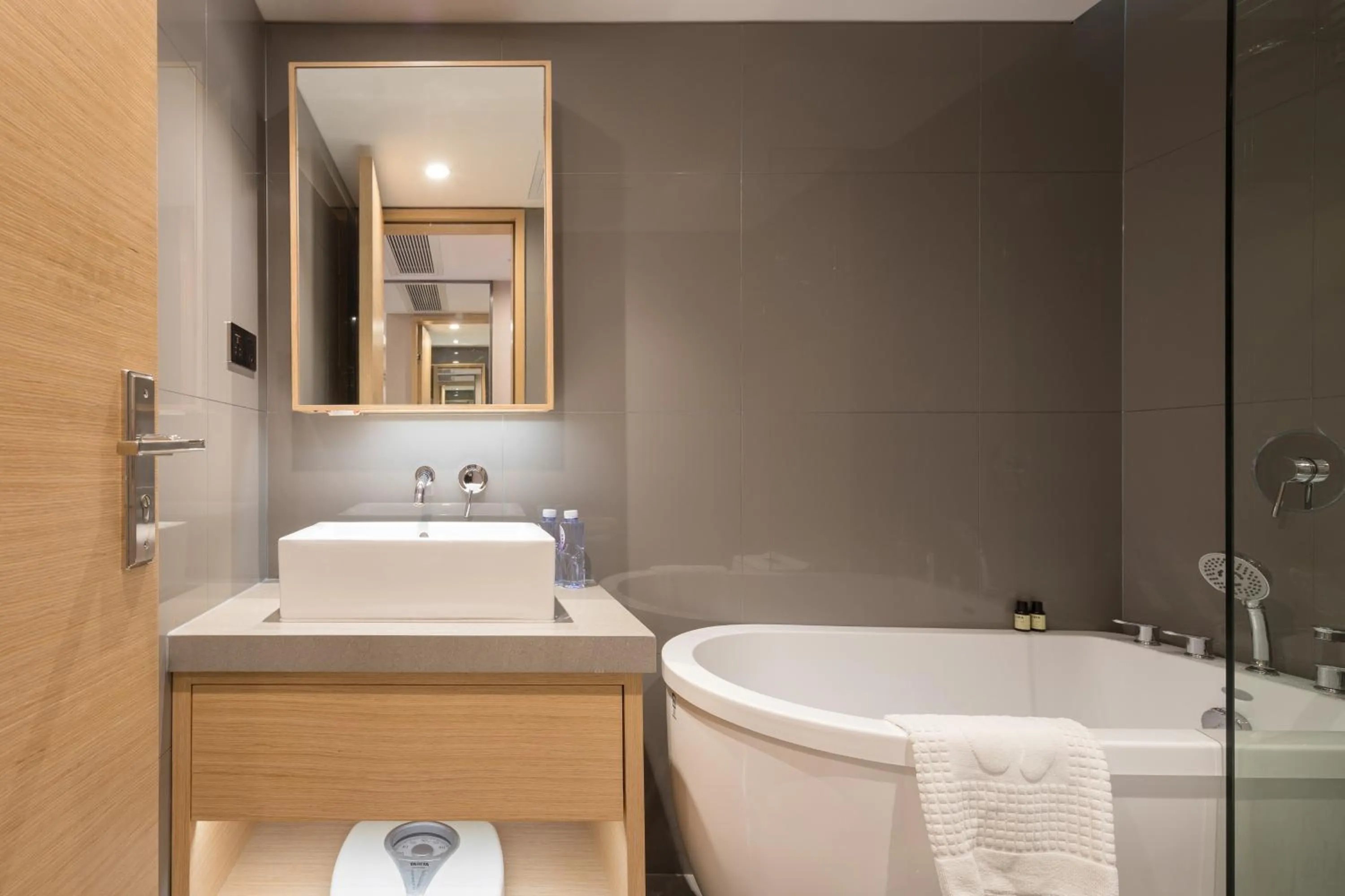 Bathroom in 广州友和酒店Yuwa Hotel-Free Shuttle Bus to Canton Fair Complex DuringCanton Fair Period
