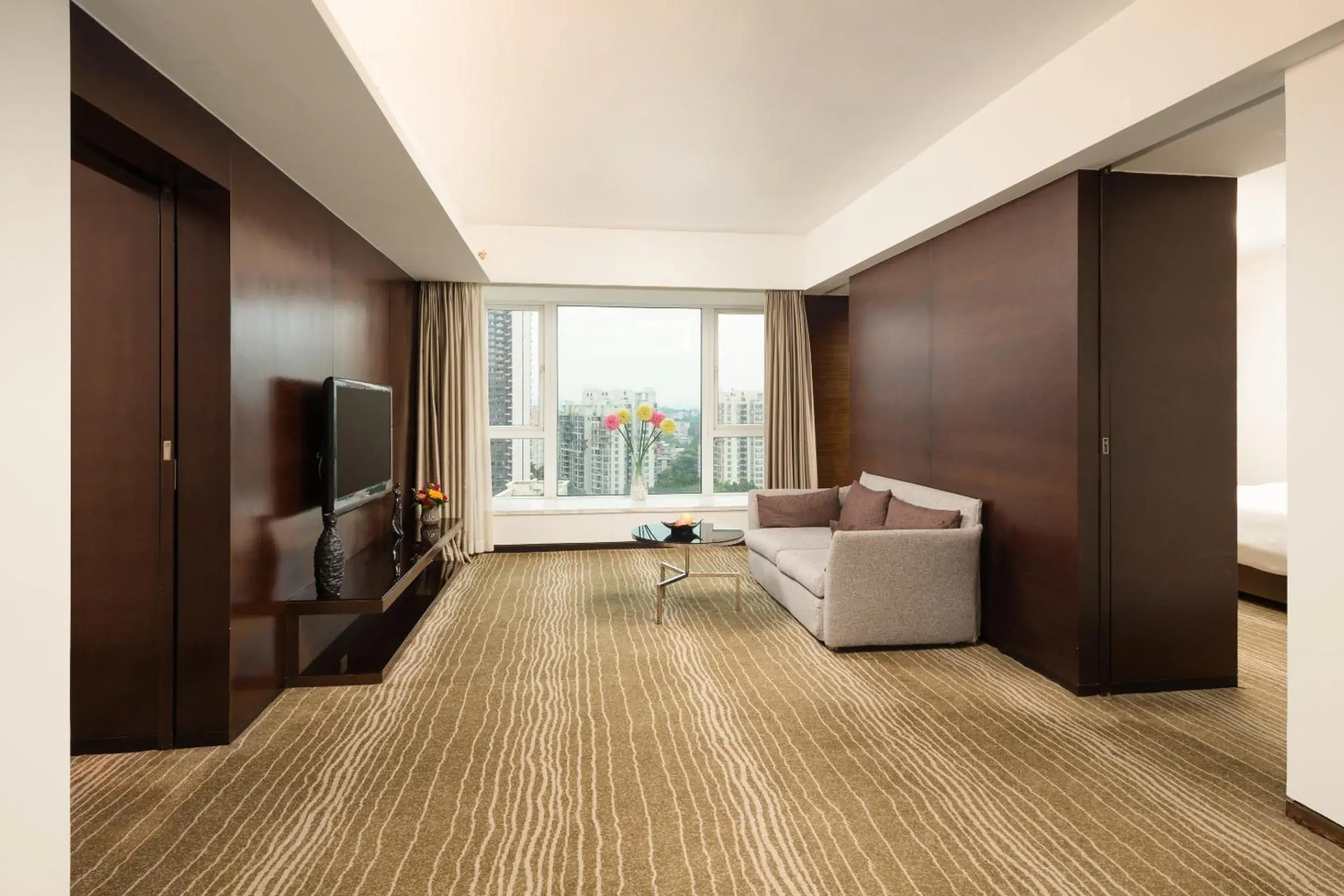 Living room in 广州友和酒店Yuwa Hotel-Free Shuttle Bus to Canton Fair Complex DuringCanton Fair Period Living room in 广州友和酒店Yuwa Hotel-Free Shuttle Bus to Canton Fair Complex DuringCanton Fair Period