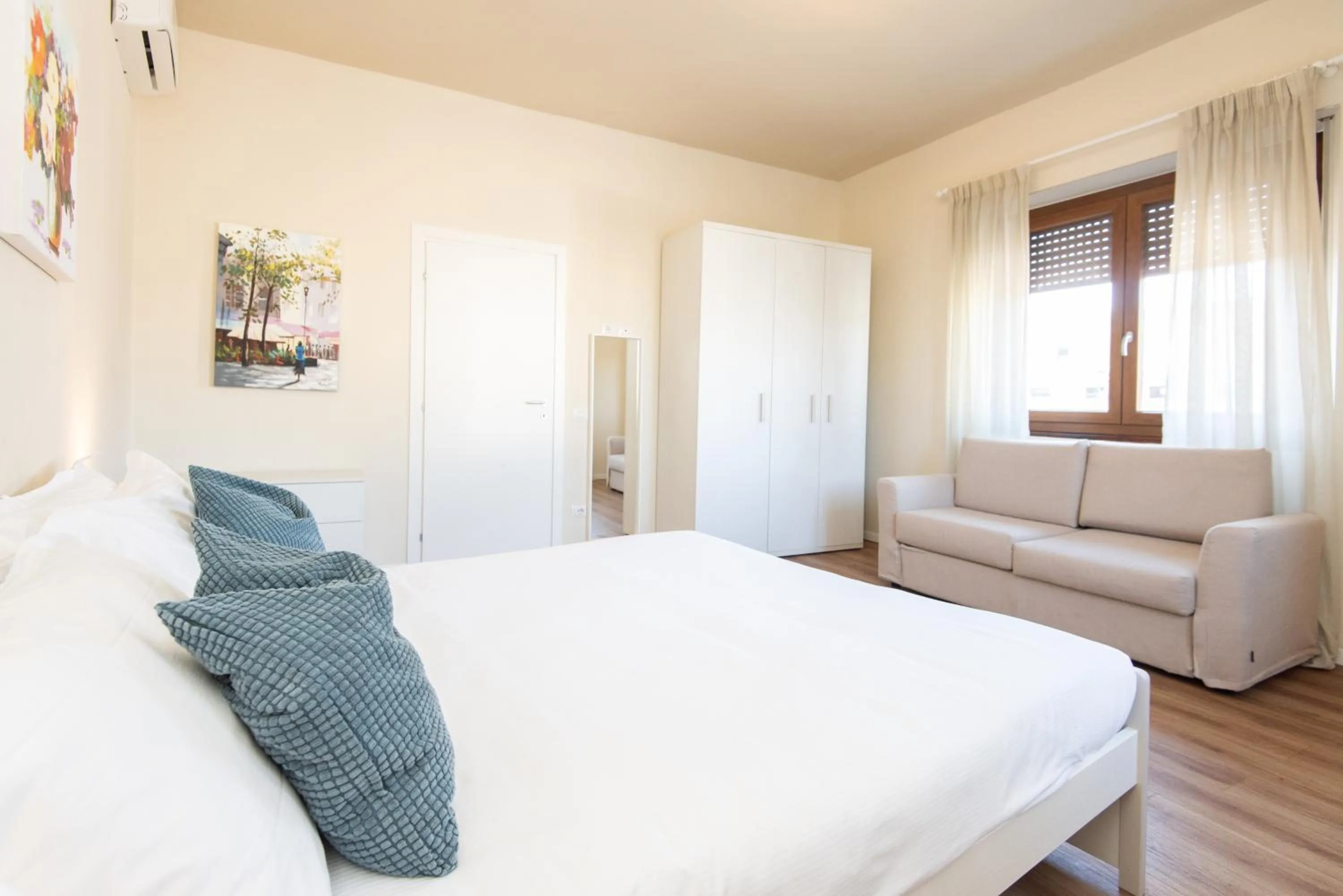 Bedroom in Donatello Apartments by Firenze Prestige