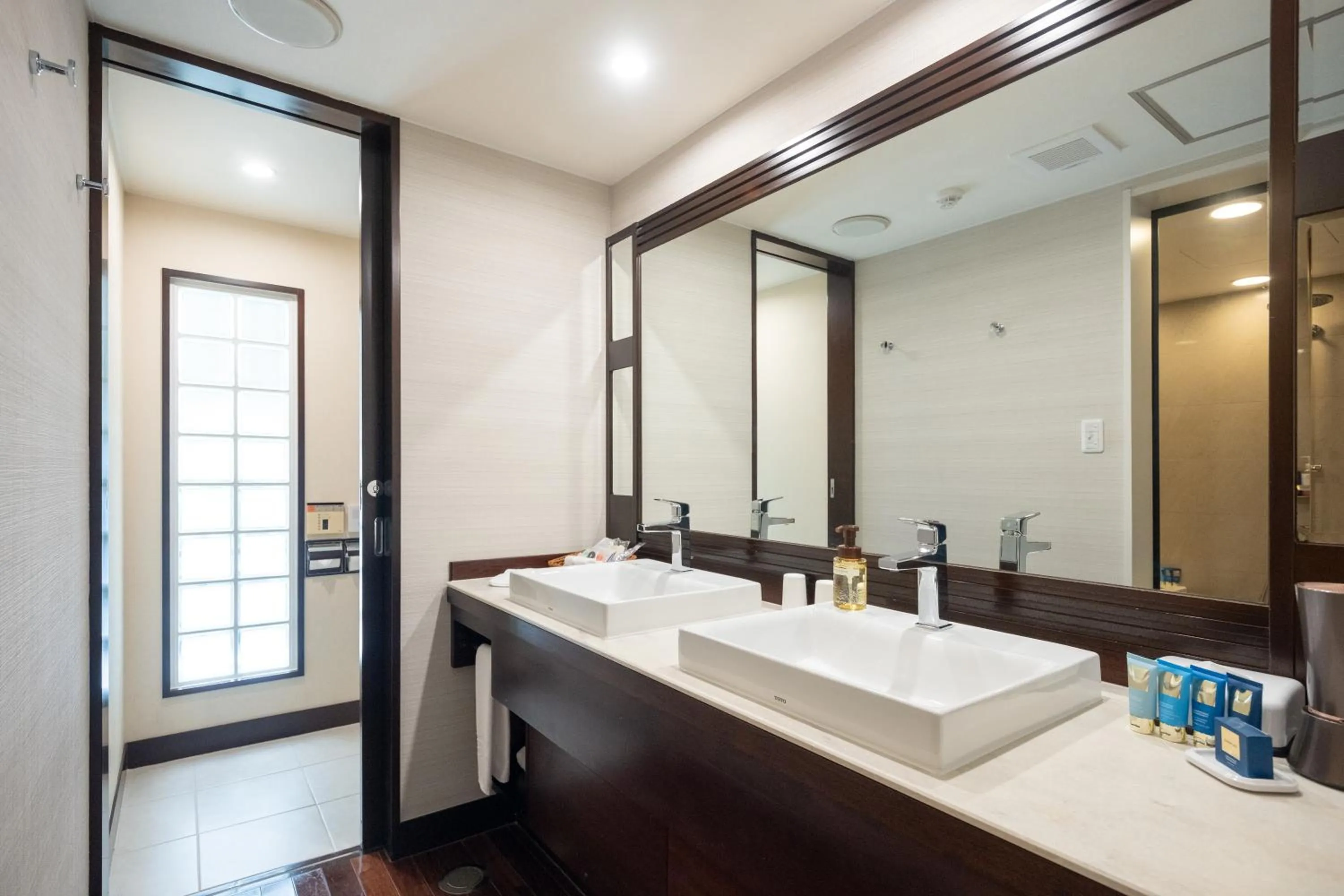 Bathroom in Okuma Private Beach & Resort