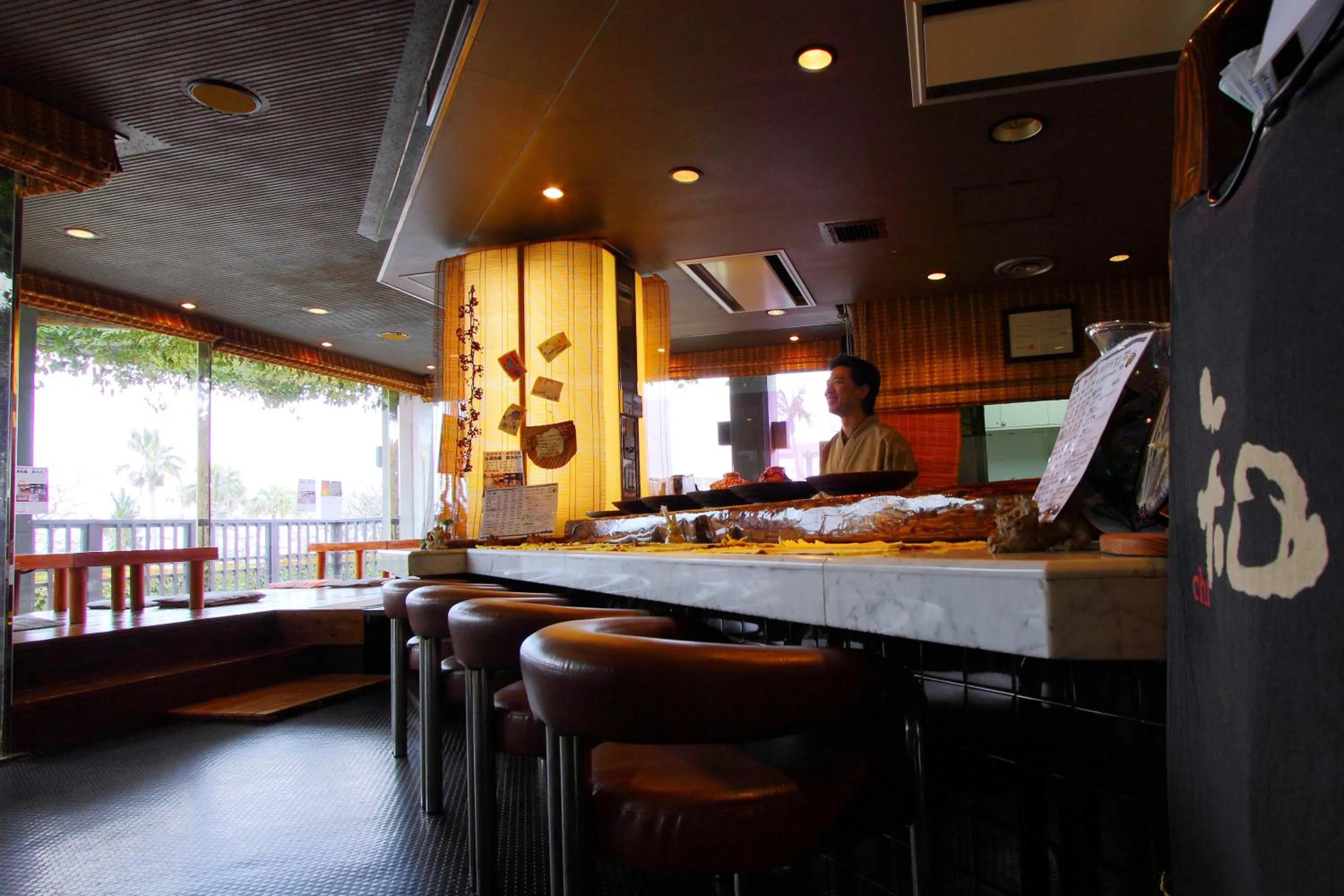 Restaurant/places to eat in Okuma Private Beach & Resort