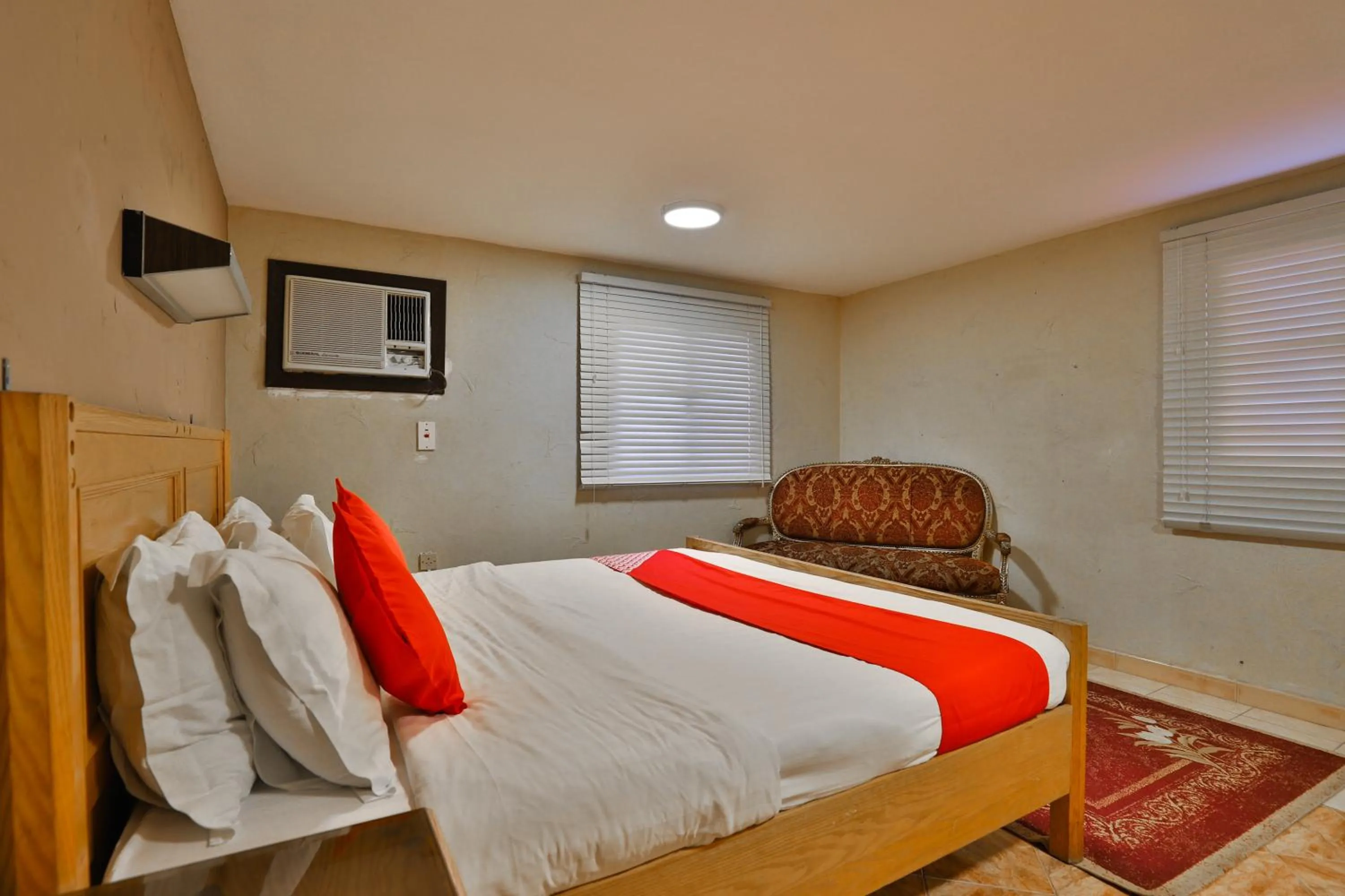 Bedroom in OYO 350 Dar Almadinah