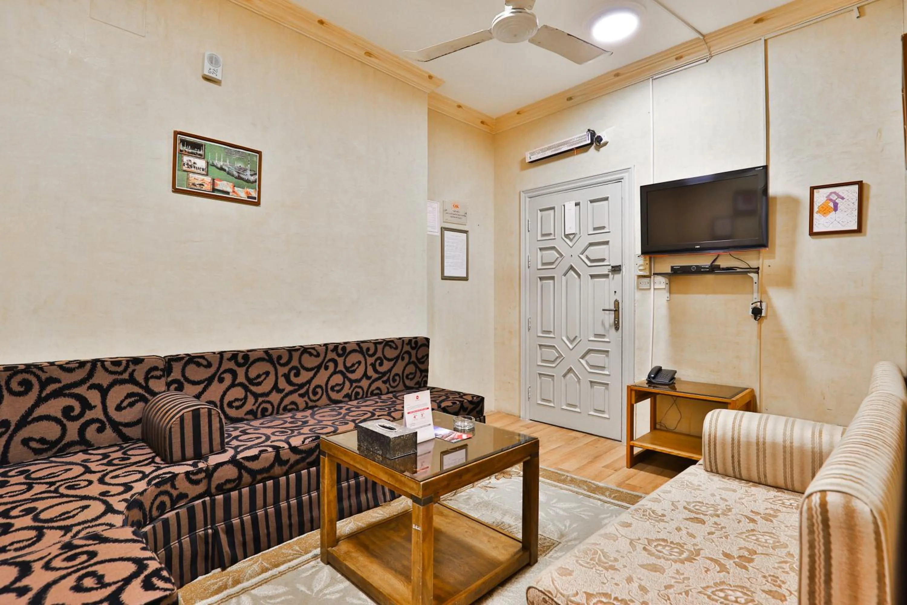 Seating Area in OYO 350 Dar Almadinah