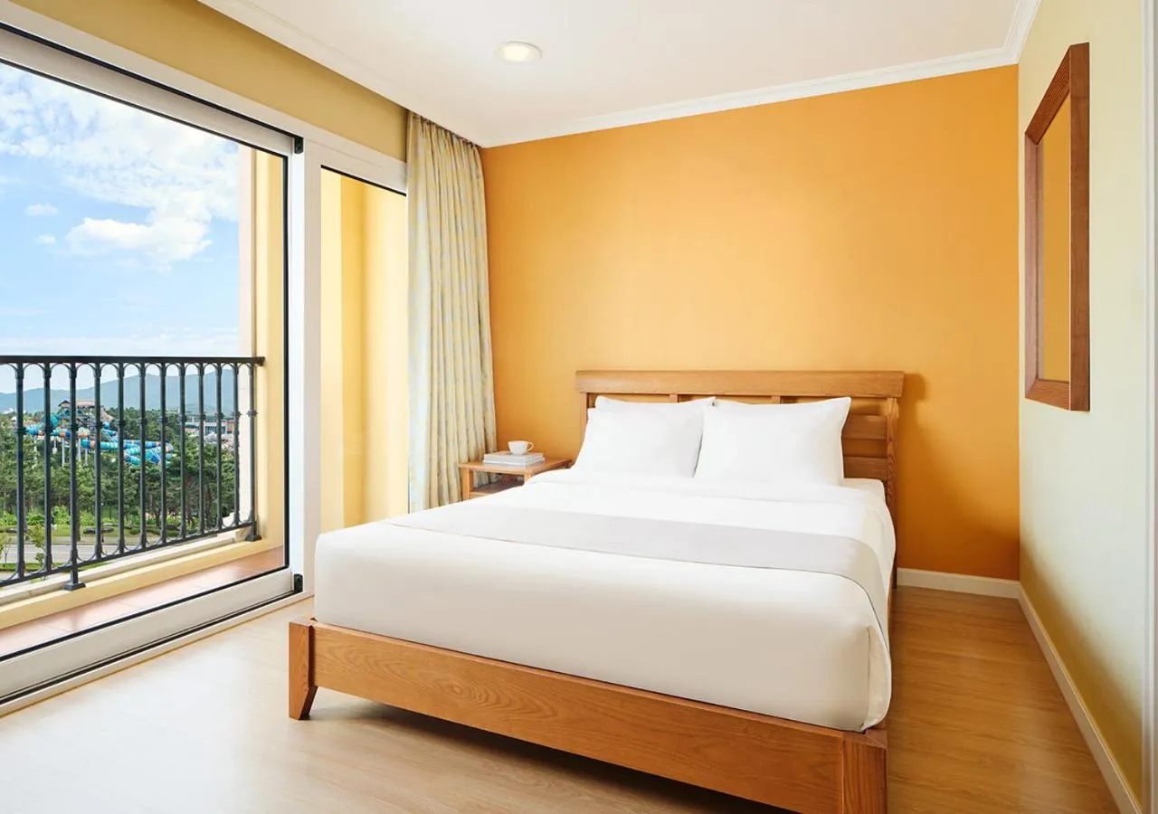 Bed in Hanwha Resort Seorak Sorano