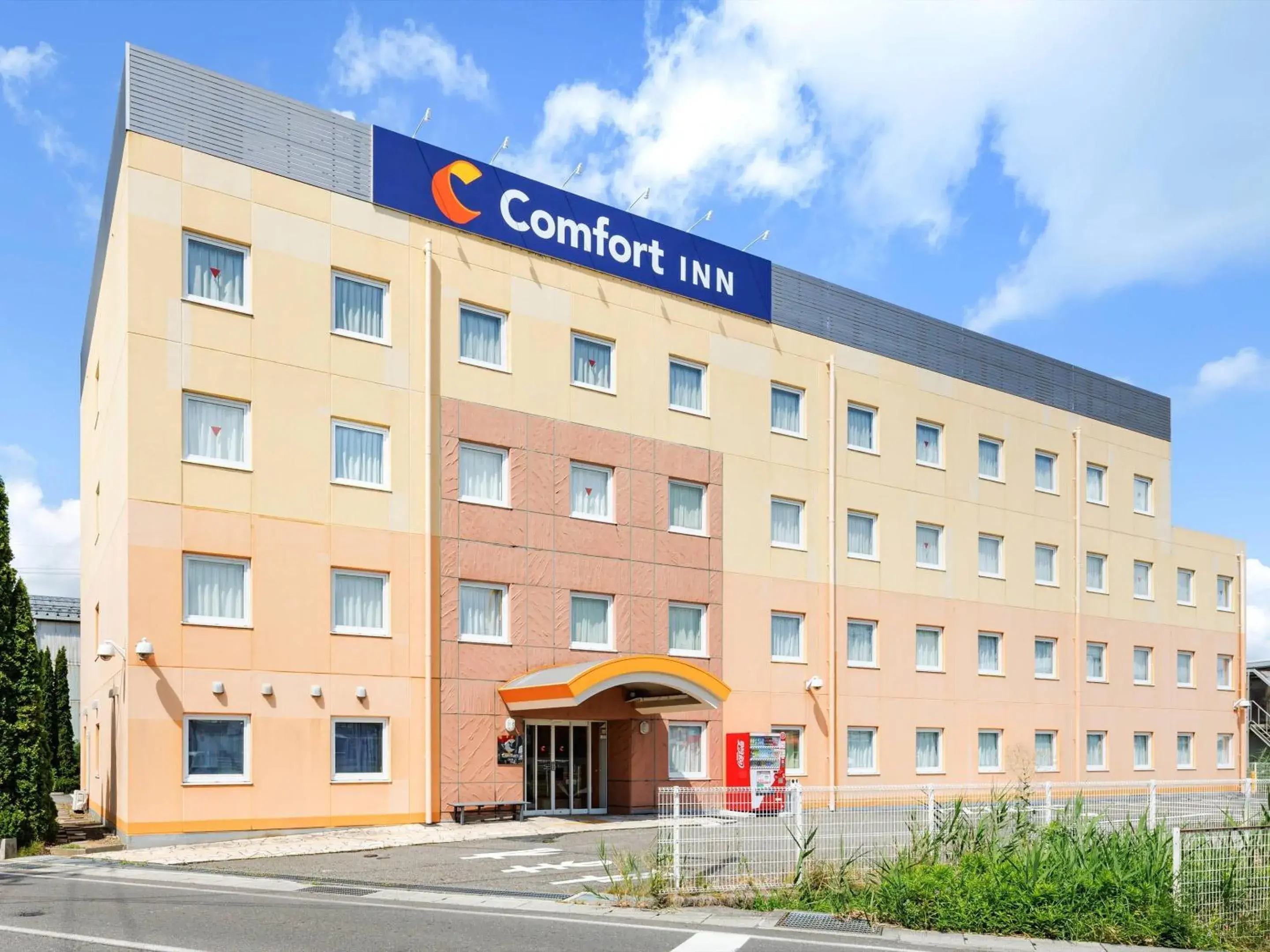 Property building in Comfort Inn Suwa Inter Property building in Comfort Inn Suwa Inter