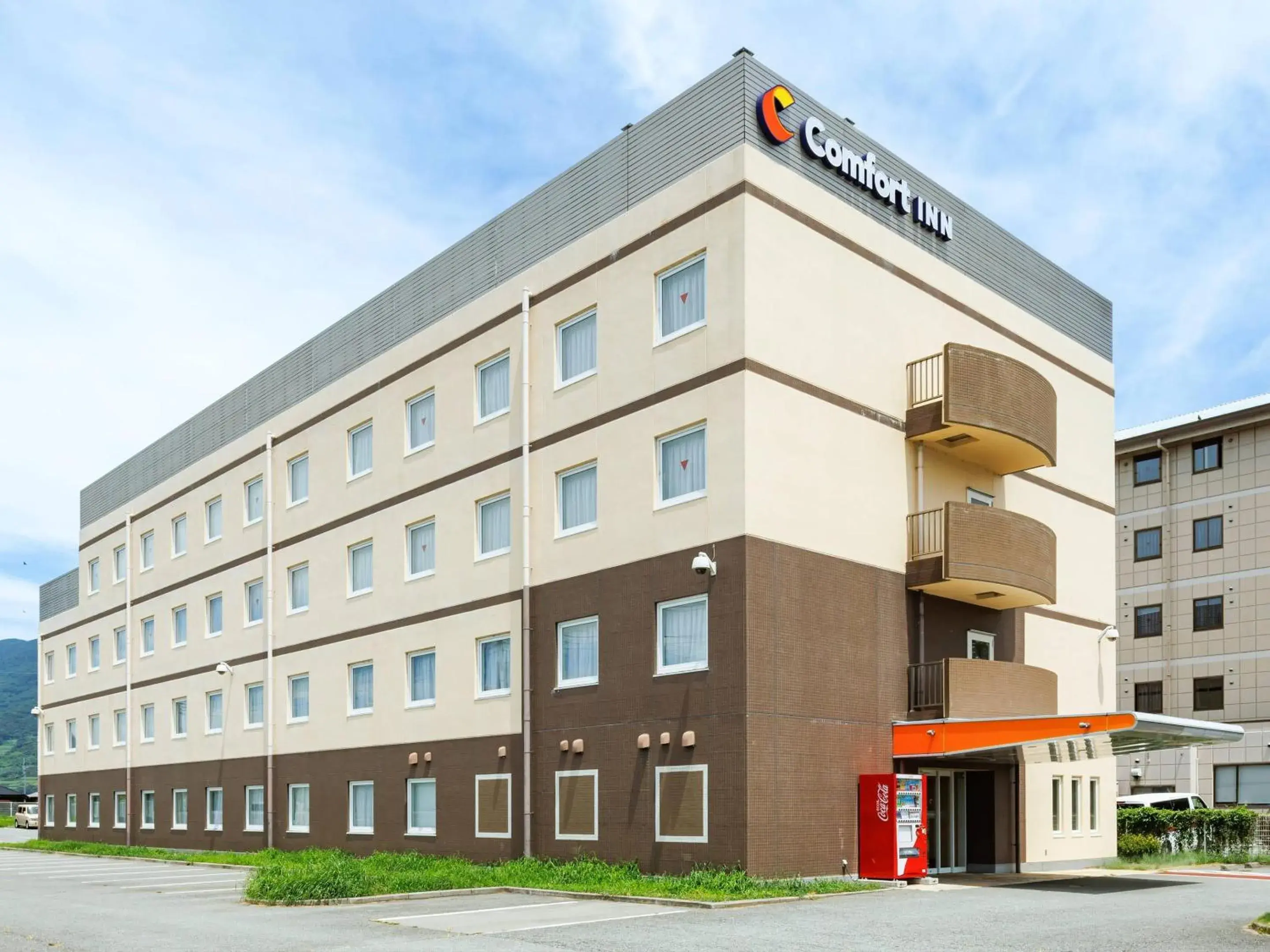 Property building in Comfort Inn Kofu Isawa Property building in Comfort Inn Kofu Isawa