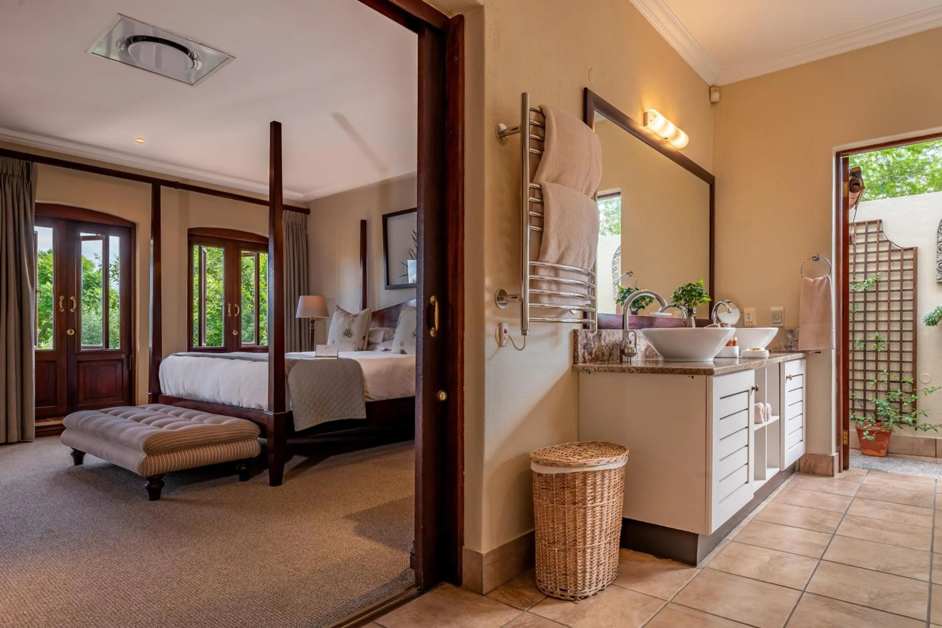 Bedroom, Bed in Oliver`s