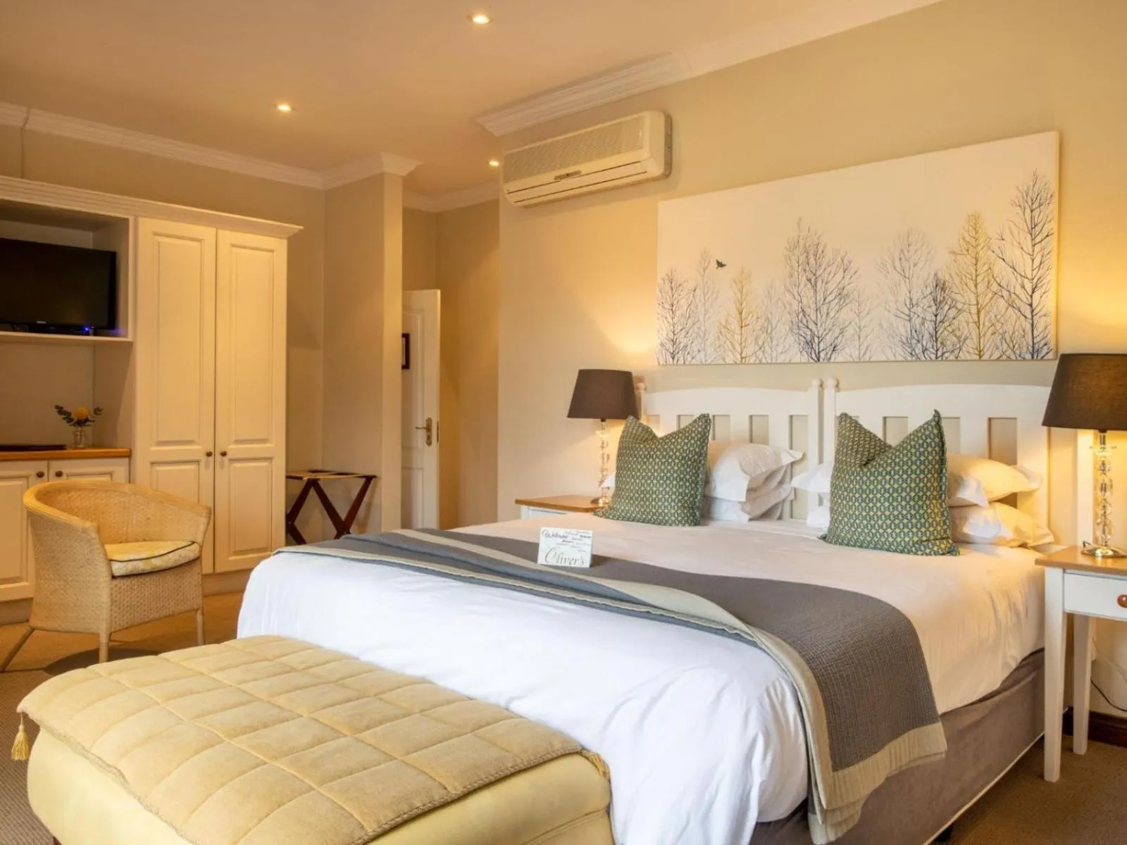 Bedroom, Bed in Oliver`s