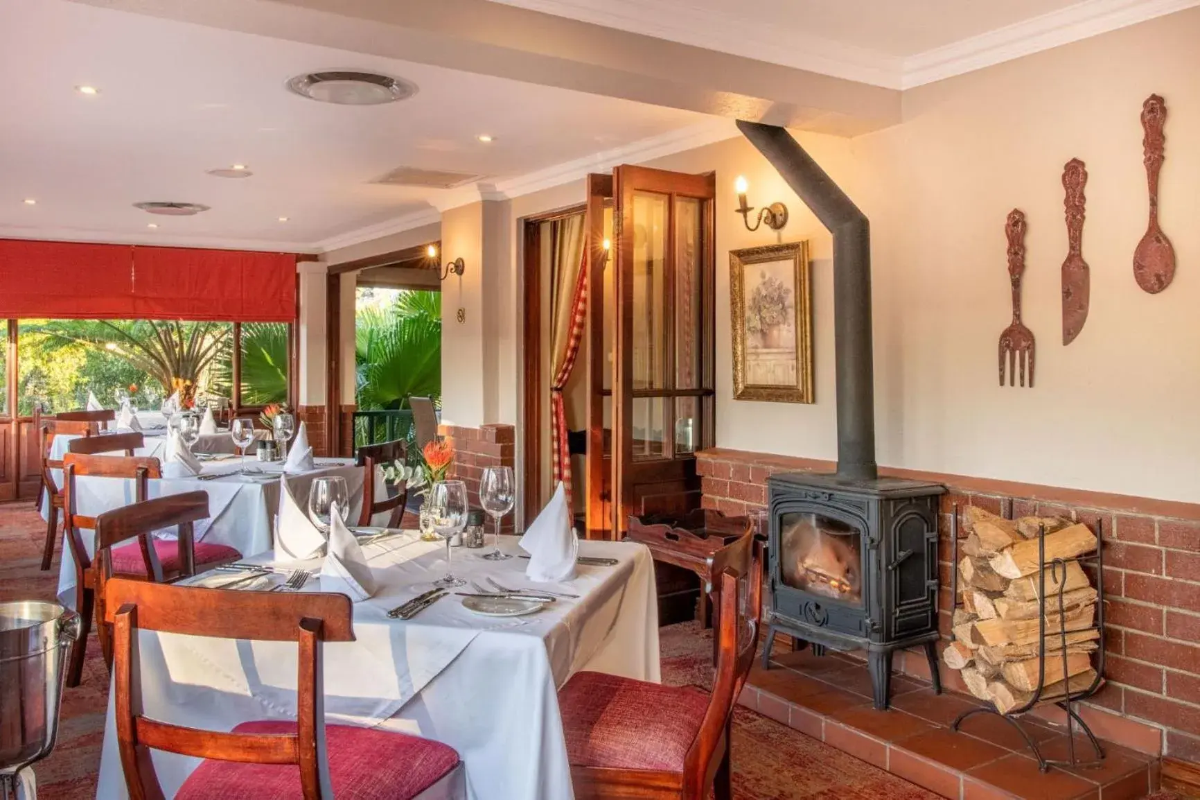 Restaurant/places to eat in Oliver`s Restaurant/places to eat in Oliver`s